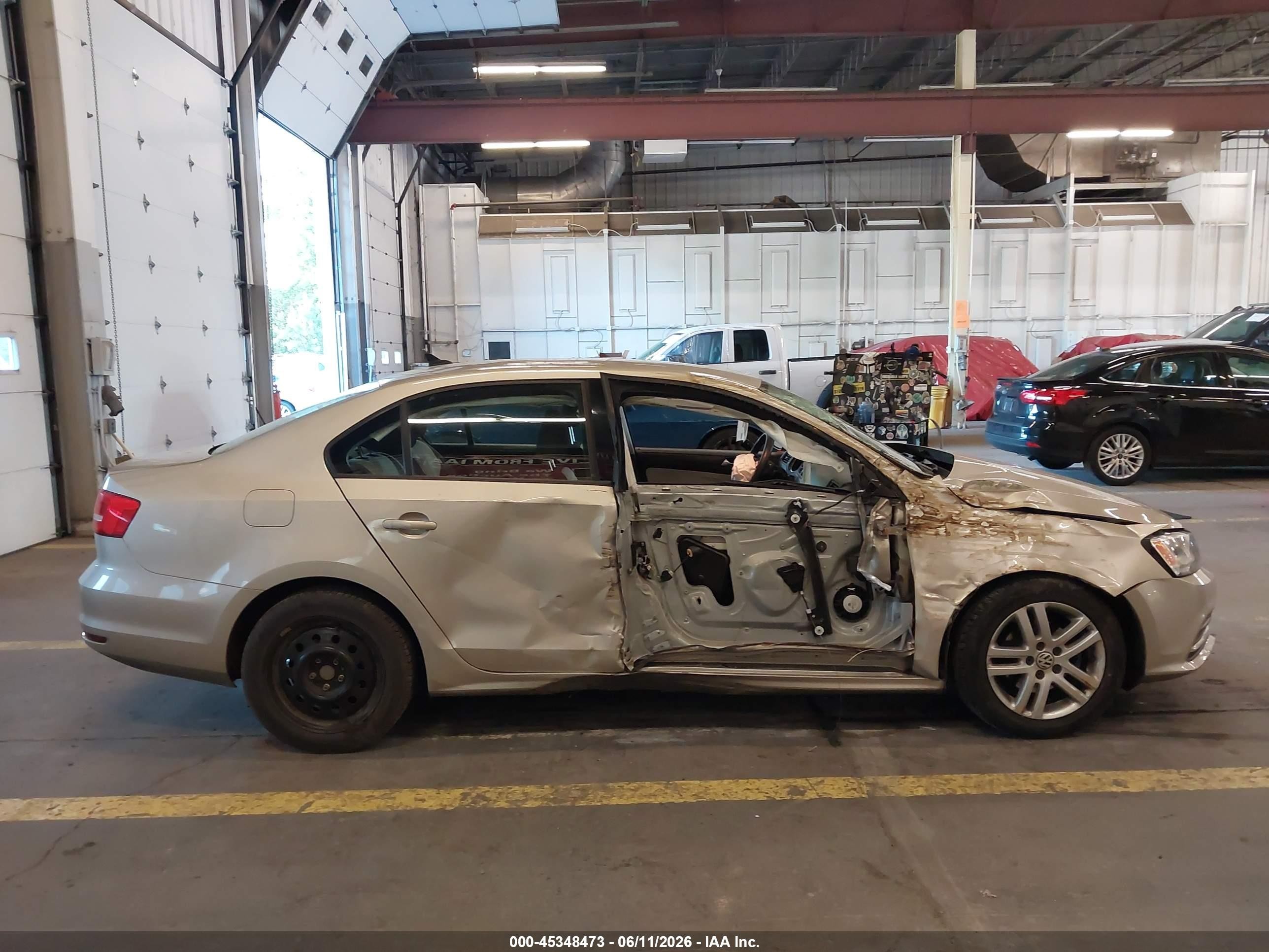 2015 Volkswagen Jetta 2.0l S Gold vin: 3VW2K7AJ8FM237423