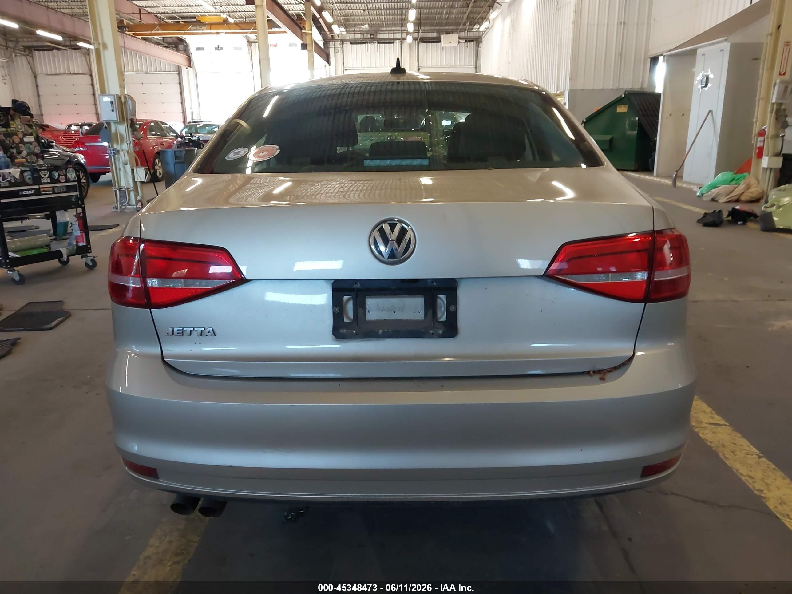 2015 Volkswagen Jetta 2.0l S Gold vin: 3VW2K7AJ8FM237423