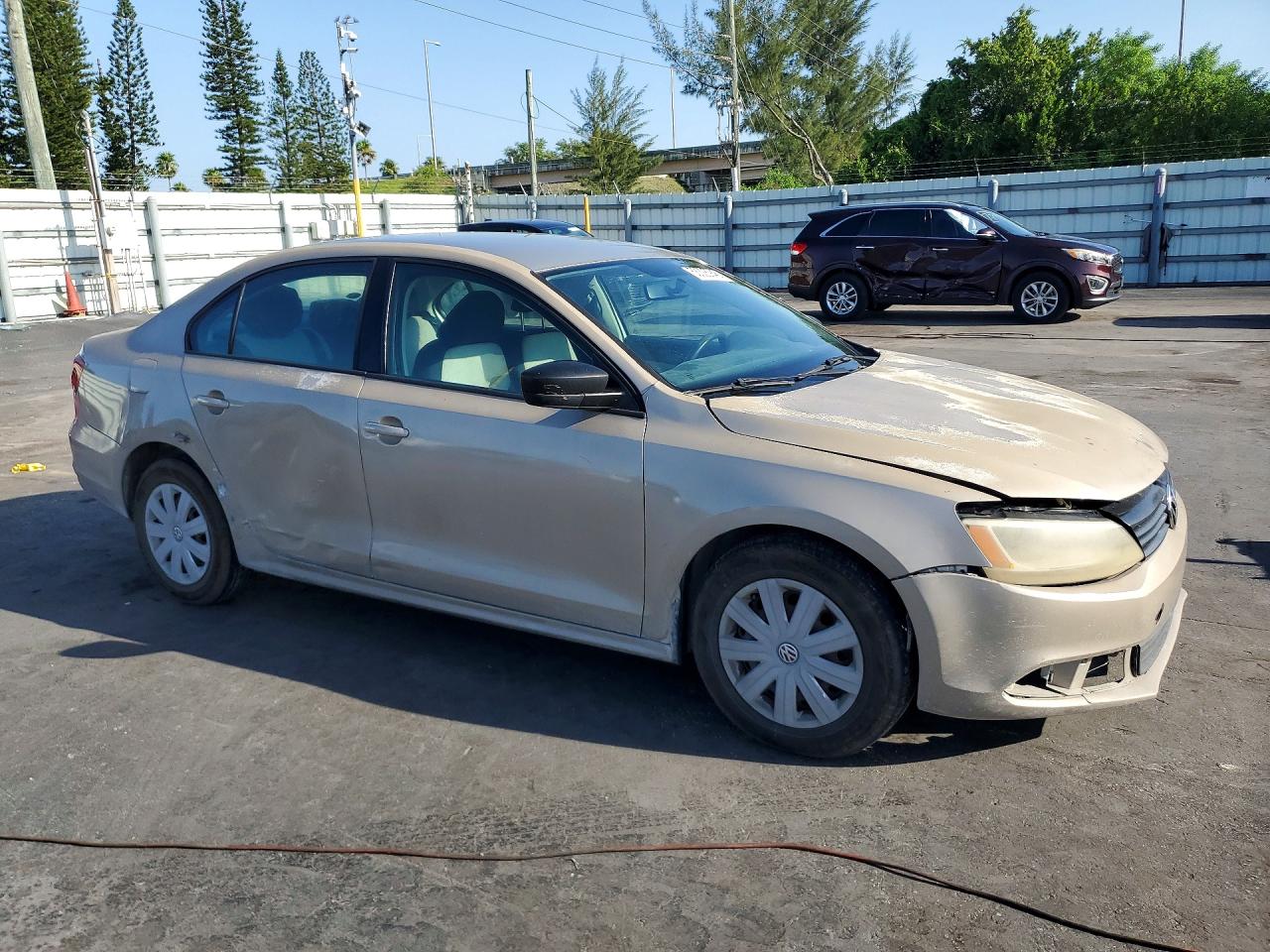 2015 Volkswagen Jetta Base Золотой vin: 3VW2K7AJ8FM273306