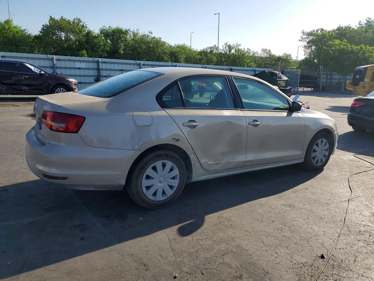 2015 Volkswagen Jetta Base Золотой vin: 3VW2K7AJ8FM273306