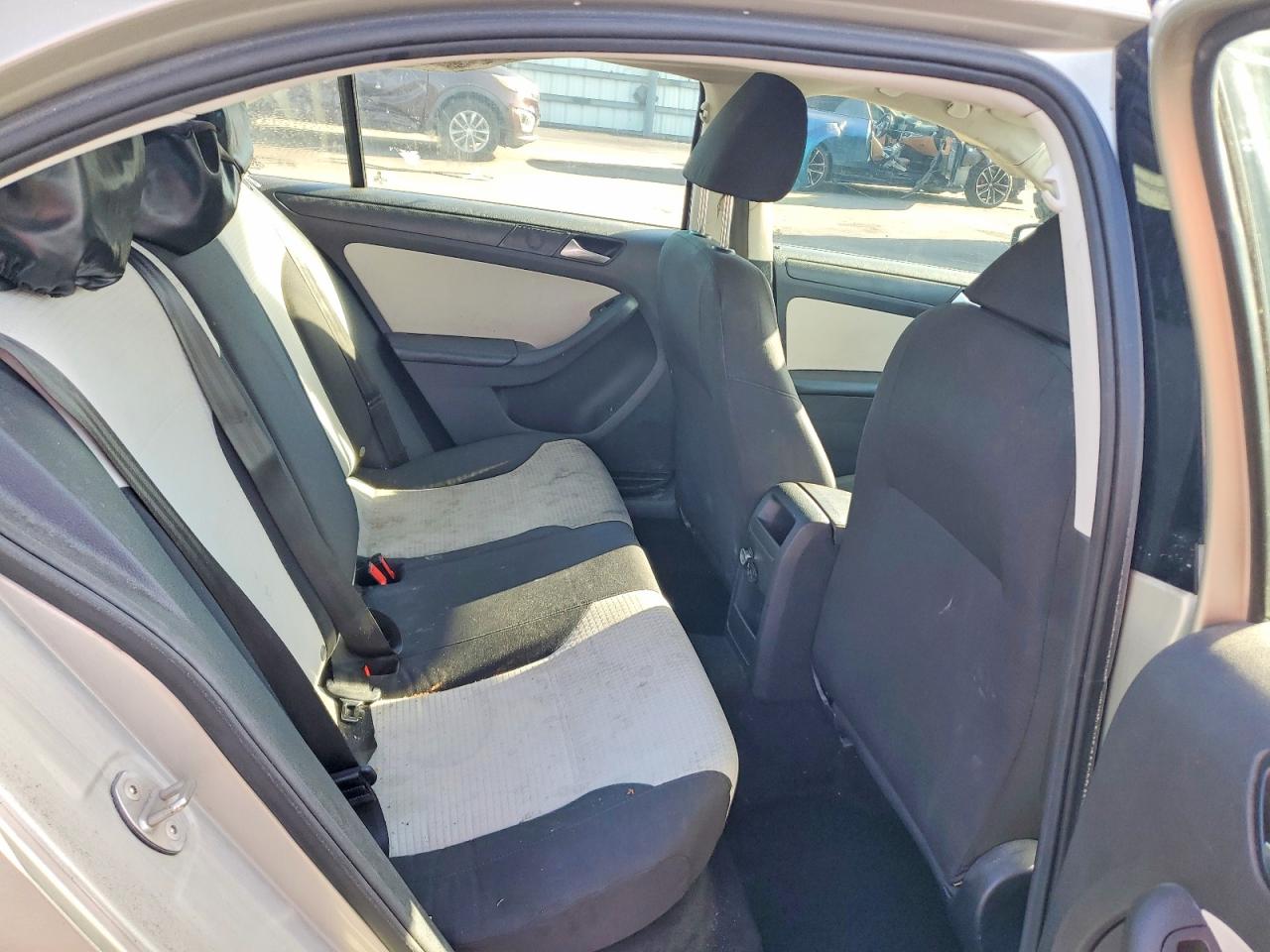 2015 Volkswagen Jetta Base Золотой vin: 3VW2K7AJ8FM273306