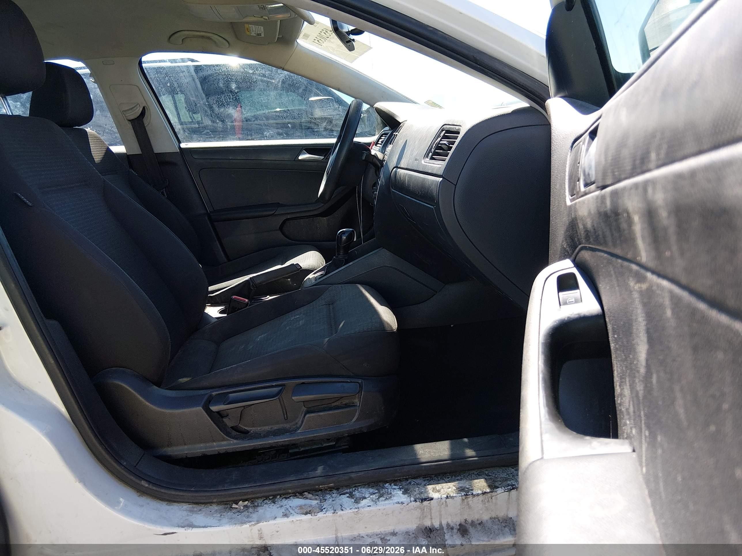 2015 Volkswagen Jetta 2.0l S White vin: 3VW2K7AJ8FM285942