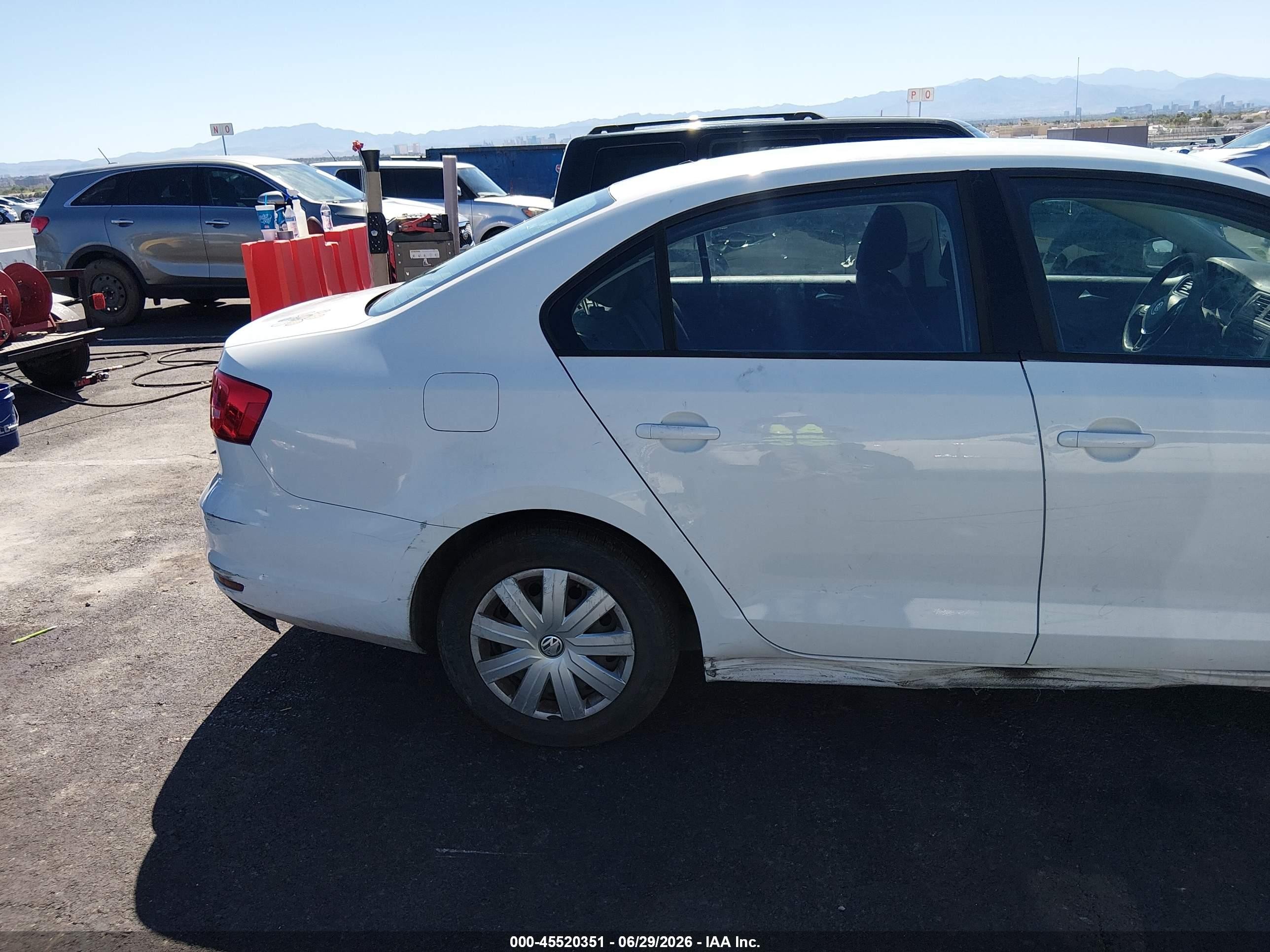 2015 Volkswagen Jetta 2.0l S White vin: 3VW2K7AJ8FM285942