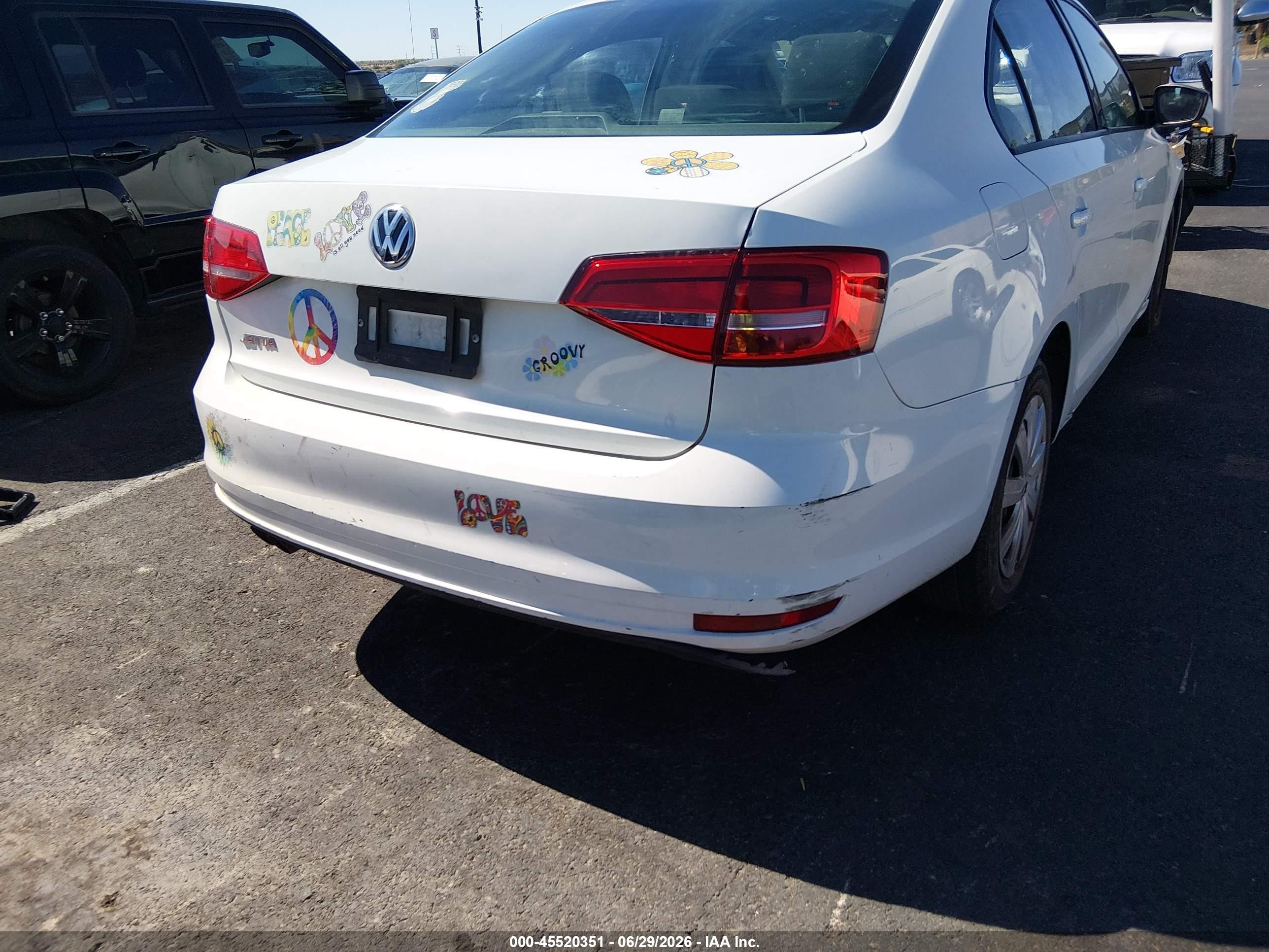 2015 Volkswagen Jetta 2.0l S White vin: 3VW2K7AJ8FM285942