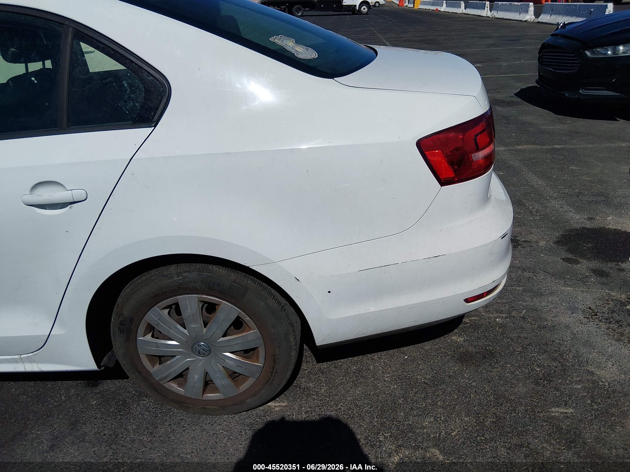2015 Volkswagen Jetta 2.0l S White vin: 3VW2K7AJ8FM285942