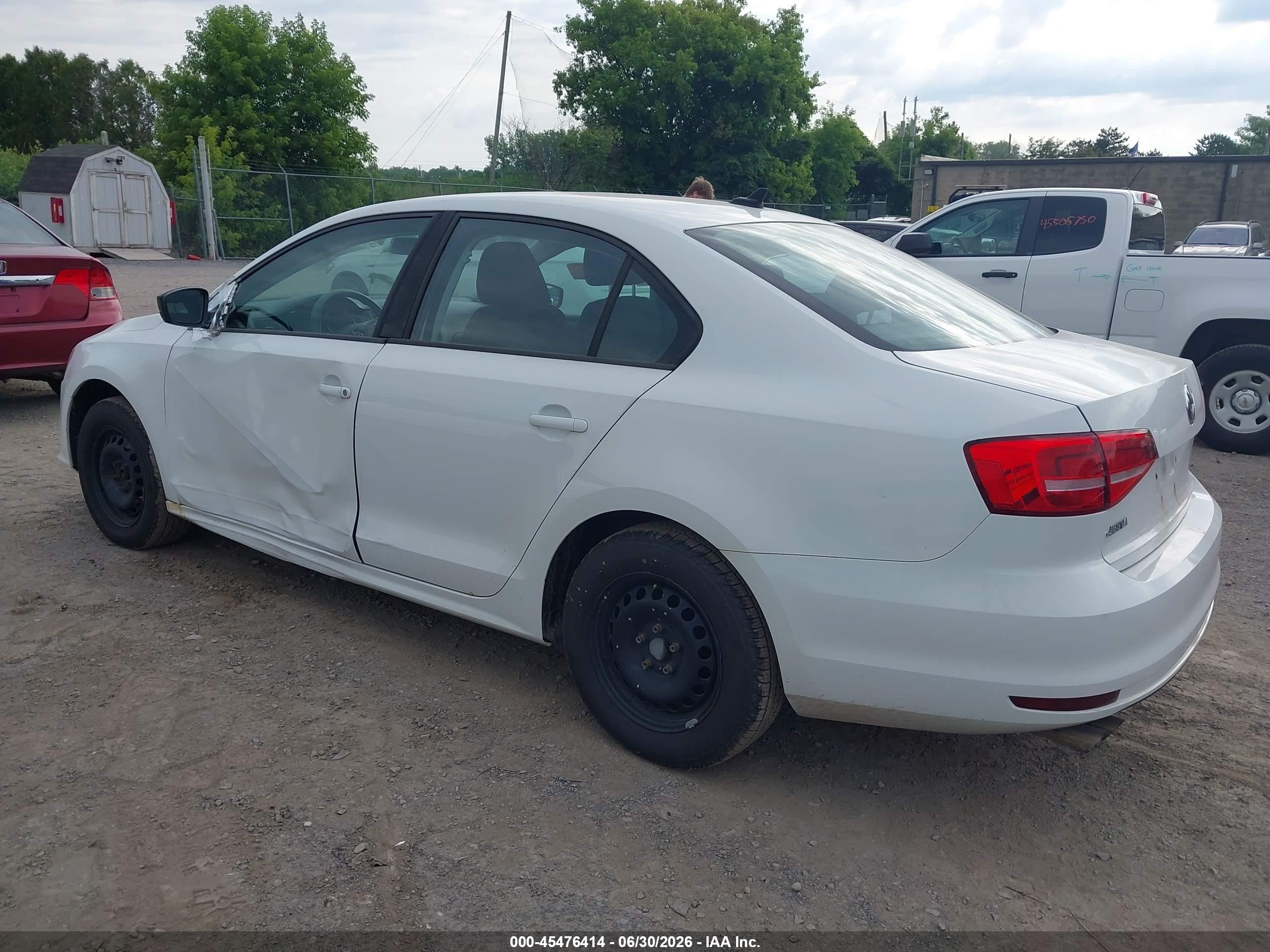 2015 Volkswagen Jetta 2.0l S White vin: 3VW2K7AJ8FM311407