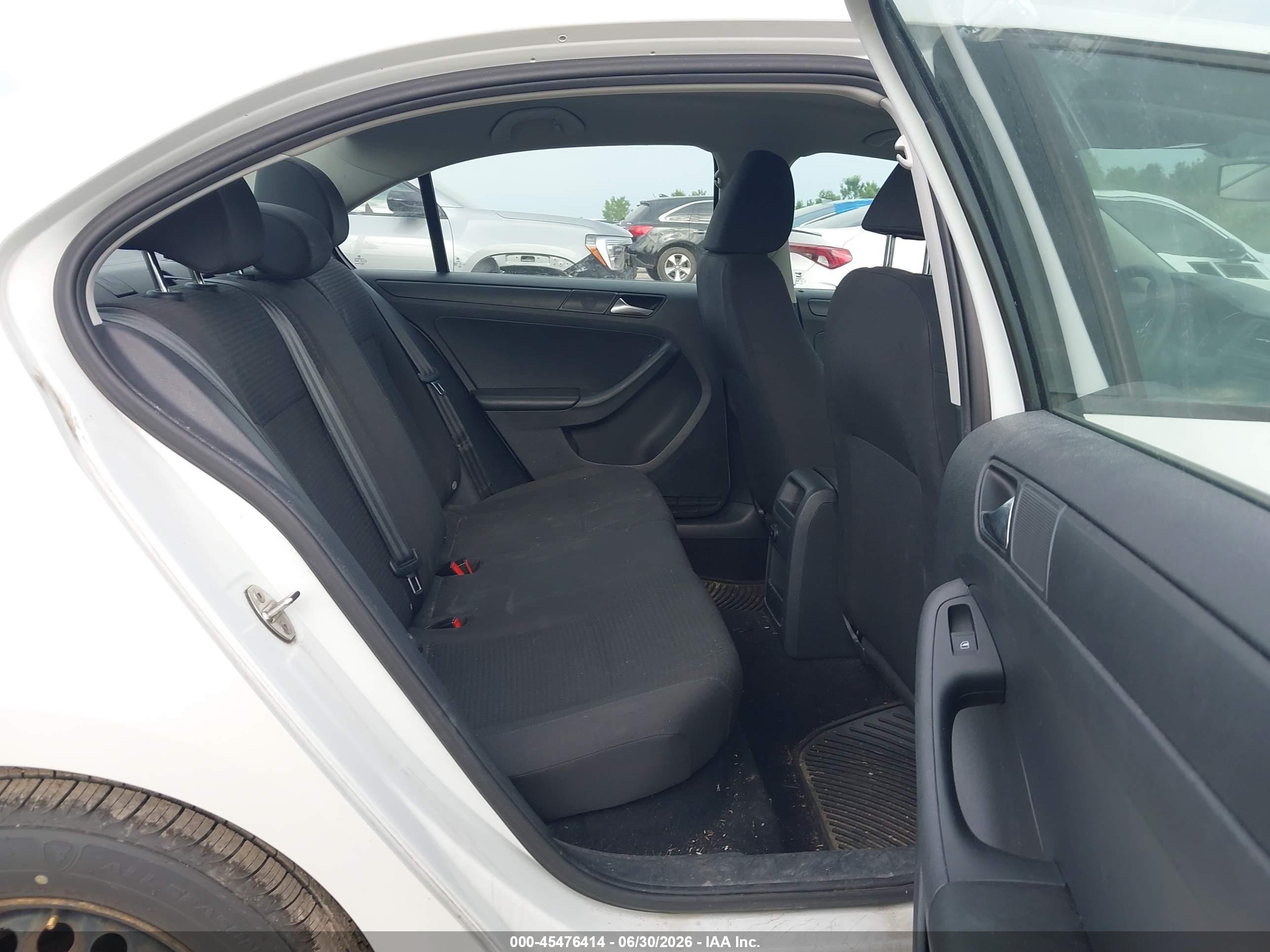 2015 Volkswagen Jetta 2.0l S White vin: 3VW2K7AJ8FM311407
