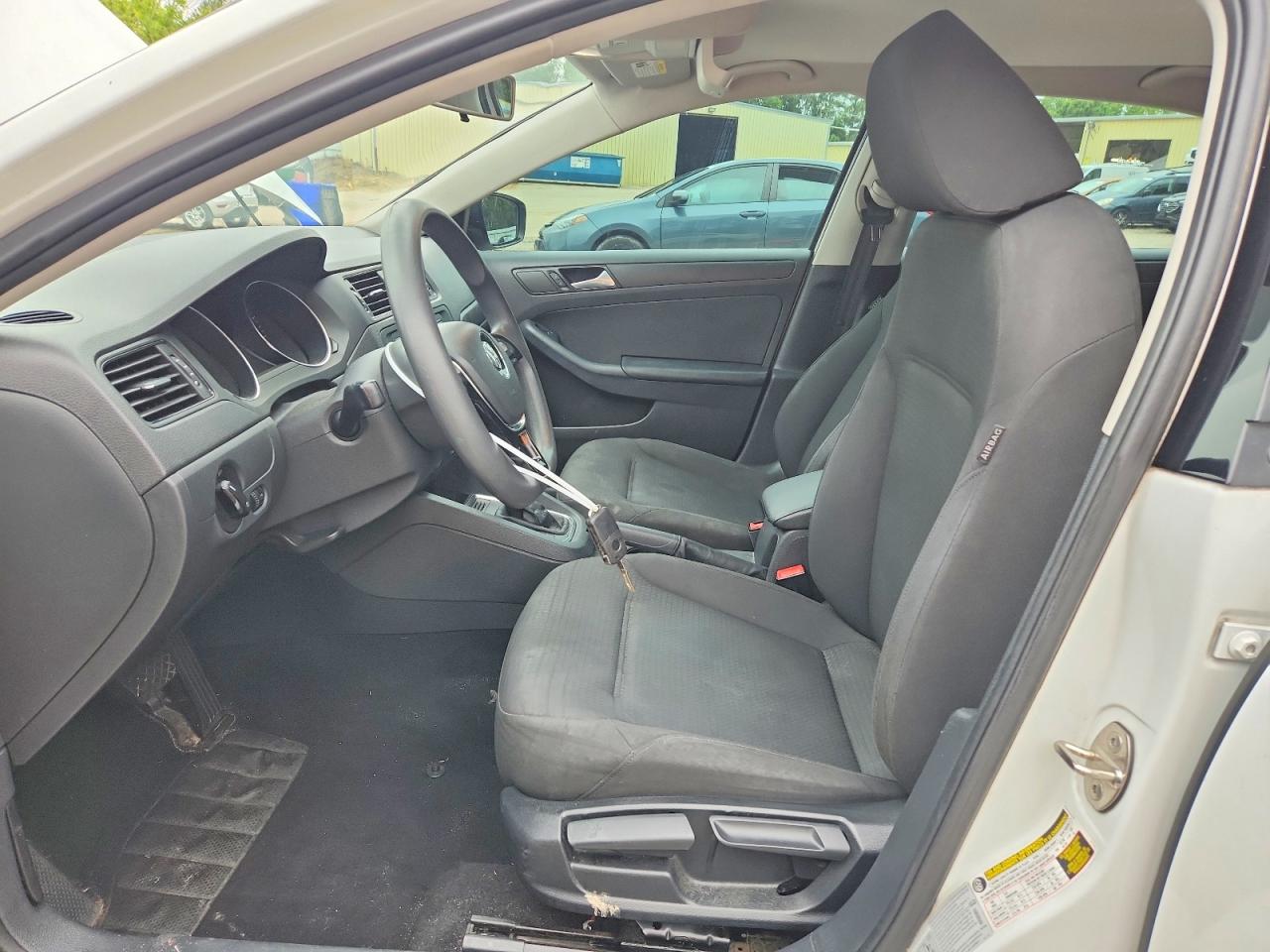 2015 Volkswagen Jetta Base Белый vin: 3VW2K7AJ8FM347419