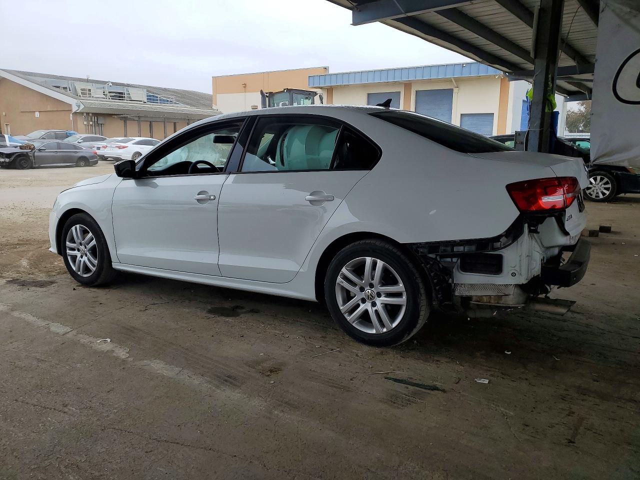 2015 Volkswagen Jetta Base White vin: 3VW2K7AJ8FM356637