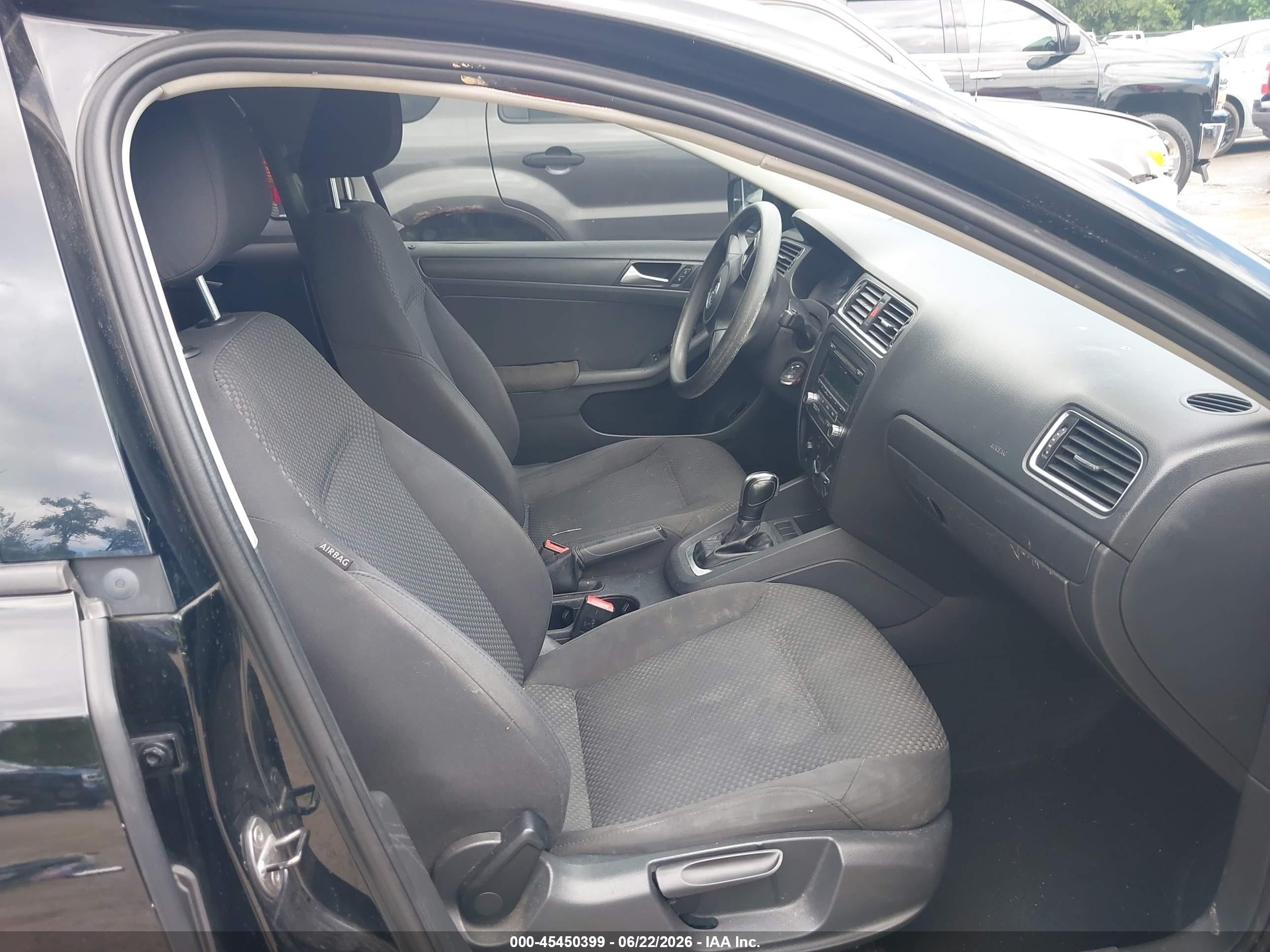 2012 Volkswagen Jetta 2.0l S Черный vin: 3VW2K7AJ9CM334447
