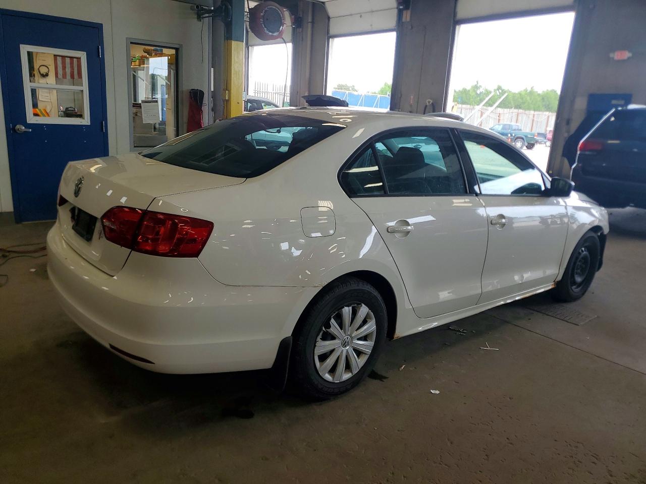 2012 Volkswagen Jetta Base White vin: 3VW2K7AJ9CM416081