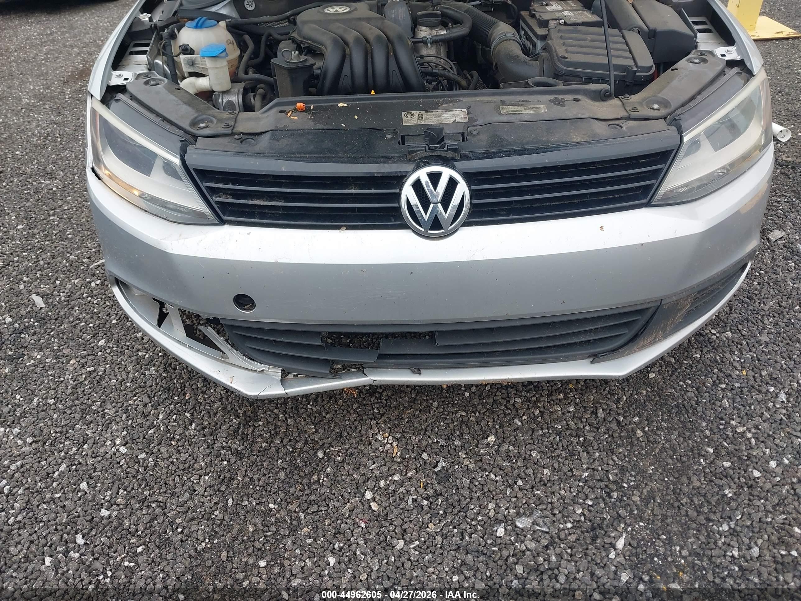 2013 Volkswagen Jetta 2.0l S Silver vin: 3VW2K7AJ9DM218750