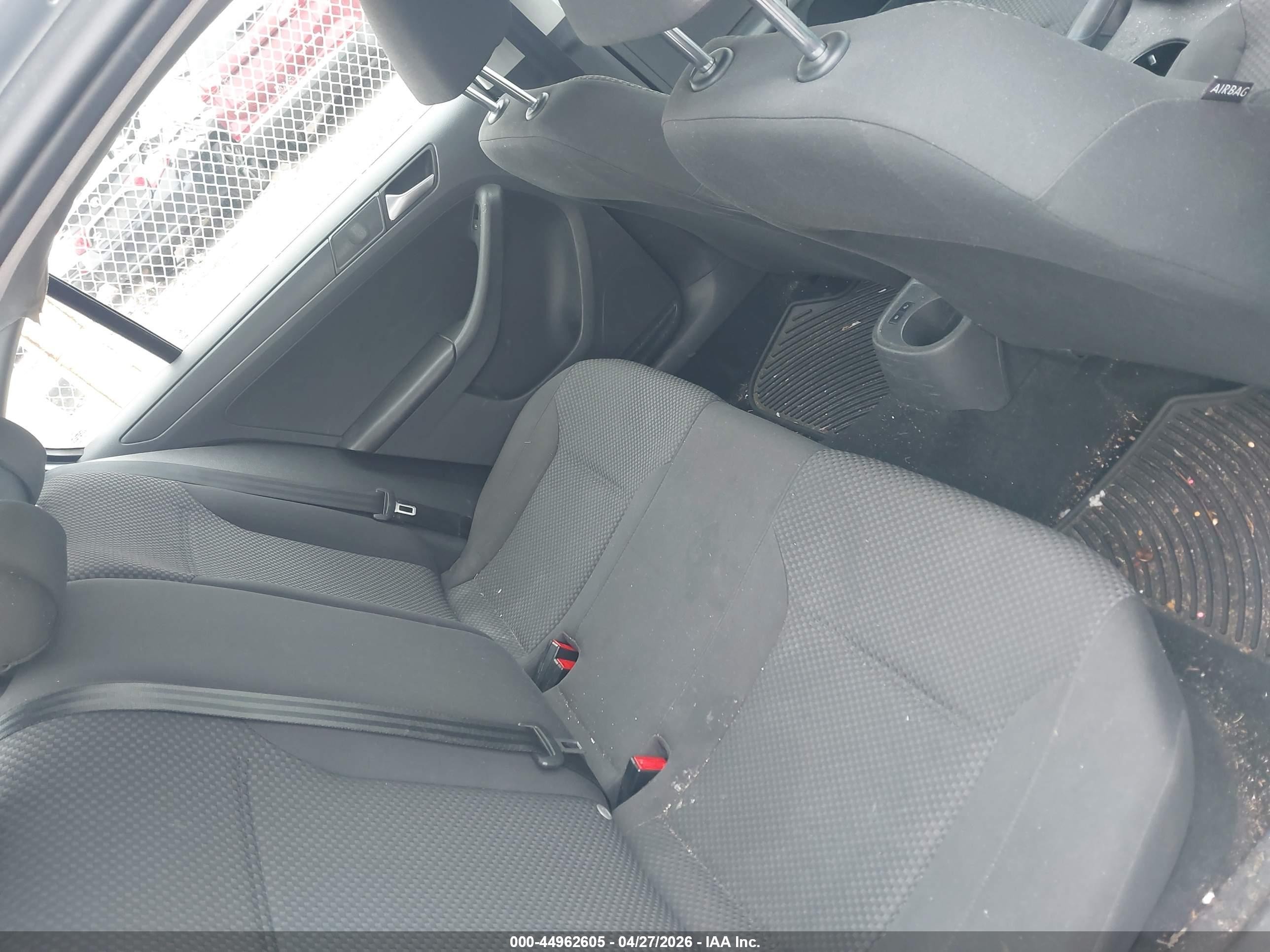 2013 Volkswagen Jetta 2.0l S Silver vin: 3VW2K7AJ9DM218750
