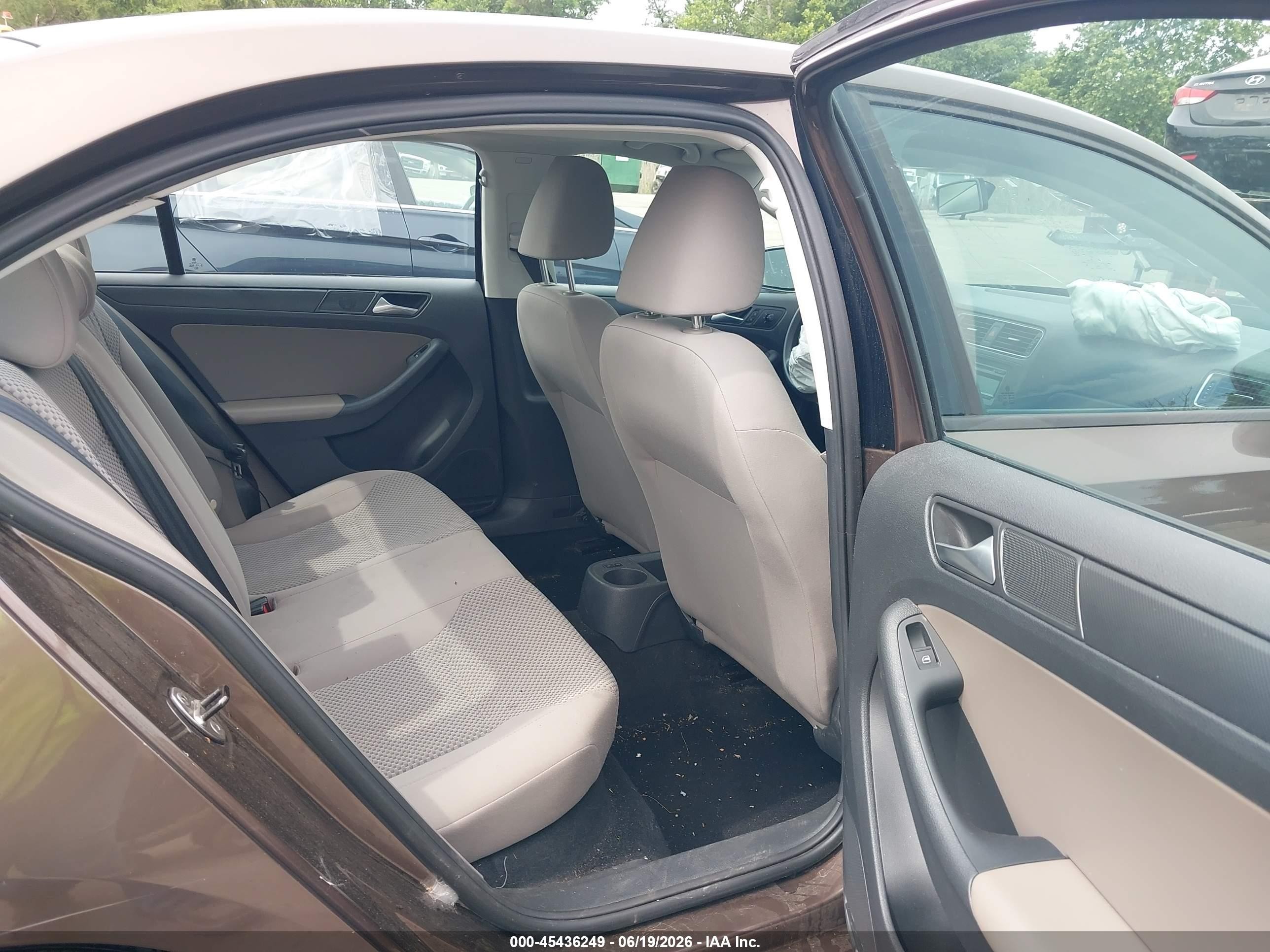2013 Volkswagen Jetta 2.0l S Brown vin: 3VW2K7AJ9DM401212