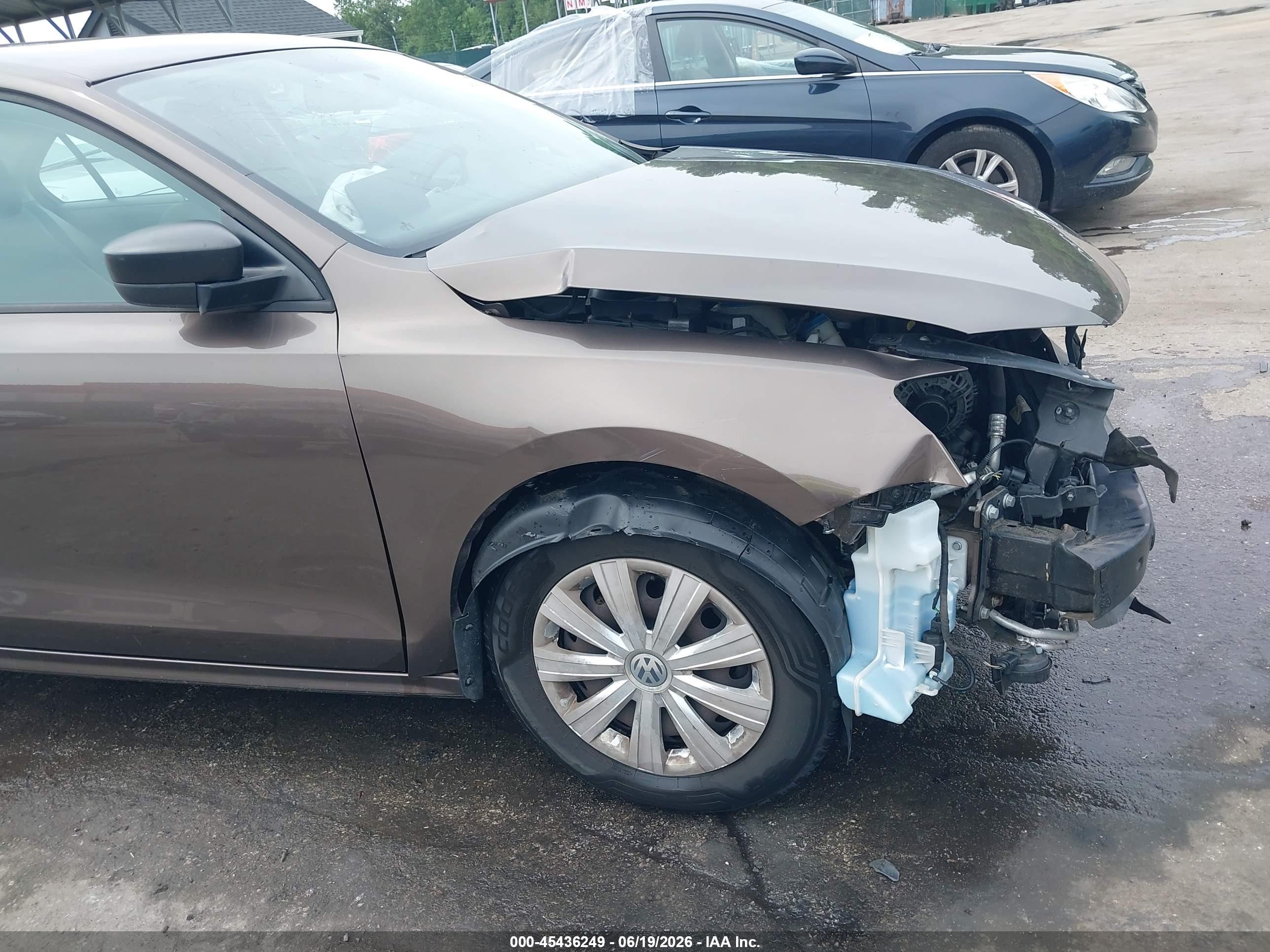 2013 Volkswagen Jetta 2.0l S Brown vin: 3VW2K7AJ9DM401212