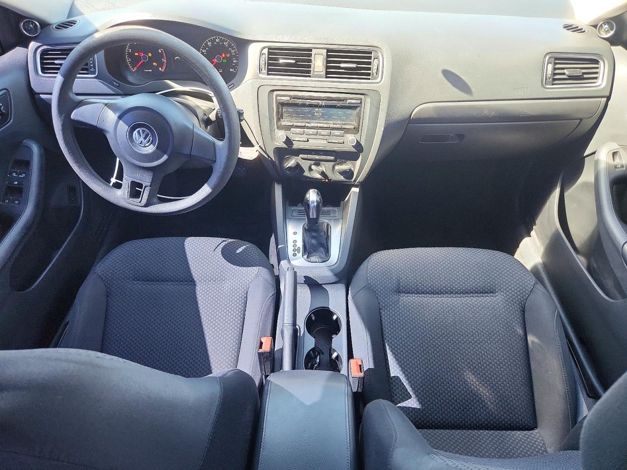 2014 Volkswagen Jetta Base White vin: 3VW2K7AJ9EM235596