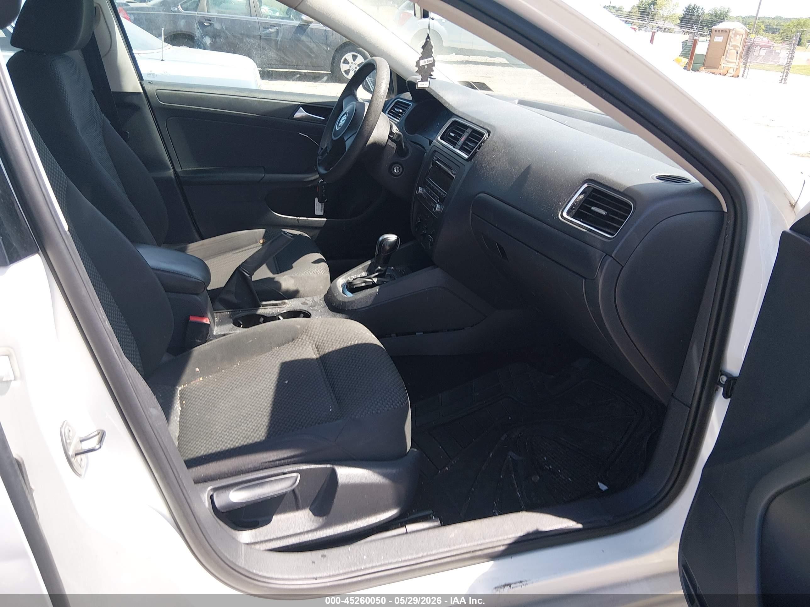 2014 Volkswagen Jetta 2.0l S White vin: 3VW2K7AJ9EM350585