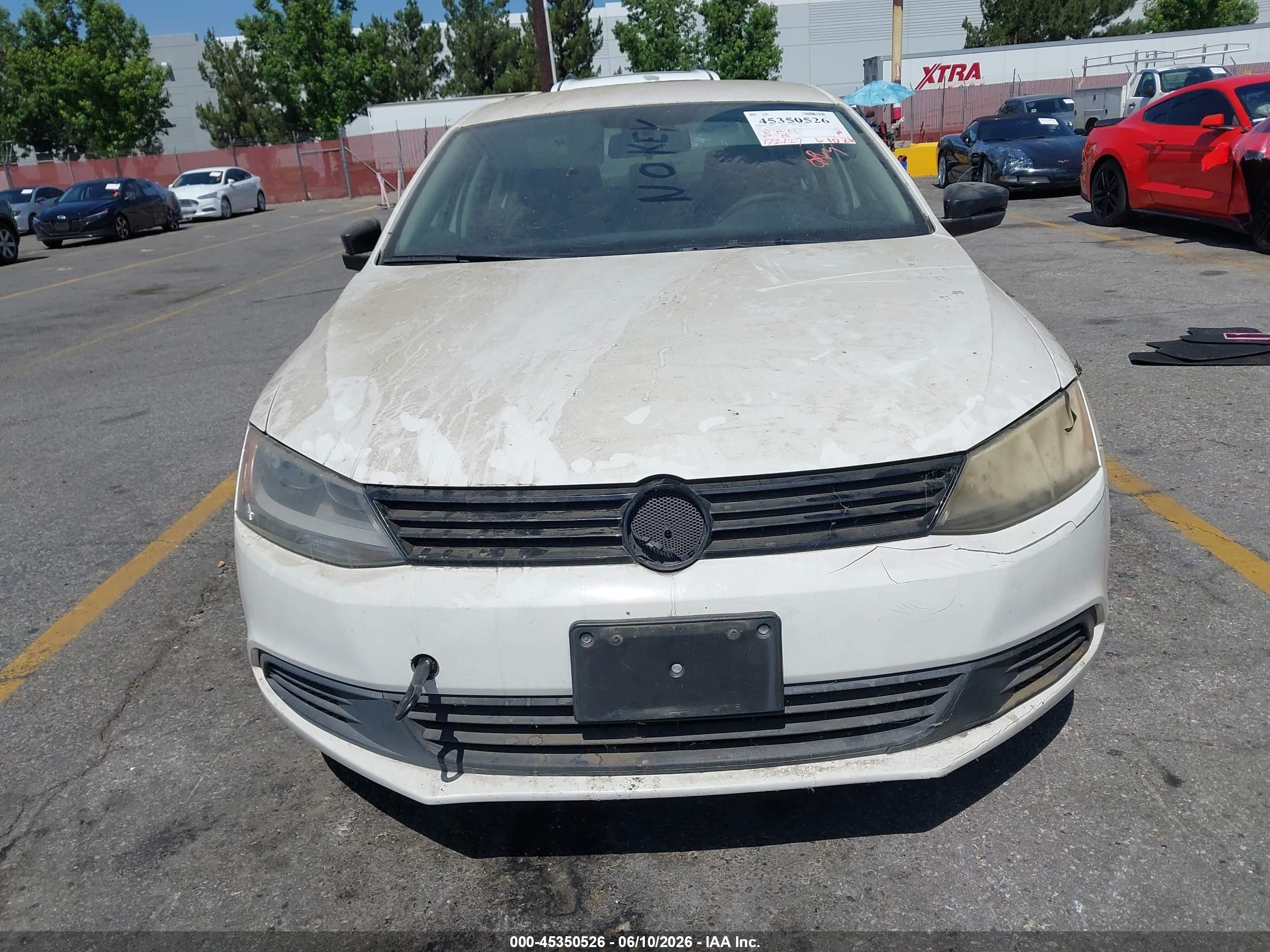 2014 Volkswagen Jetta 2.0l S Белый vin: 3VW2K7AJ9EM383568