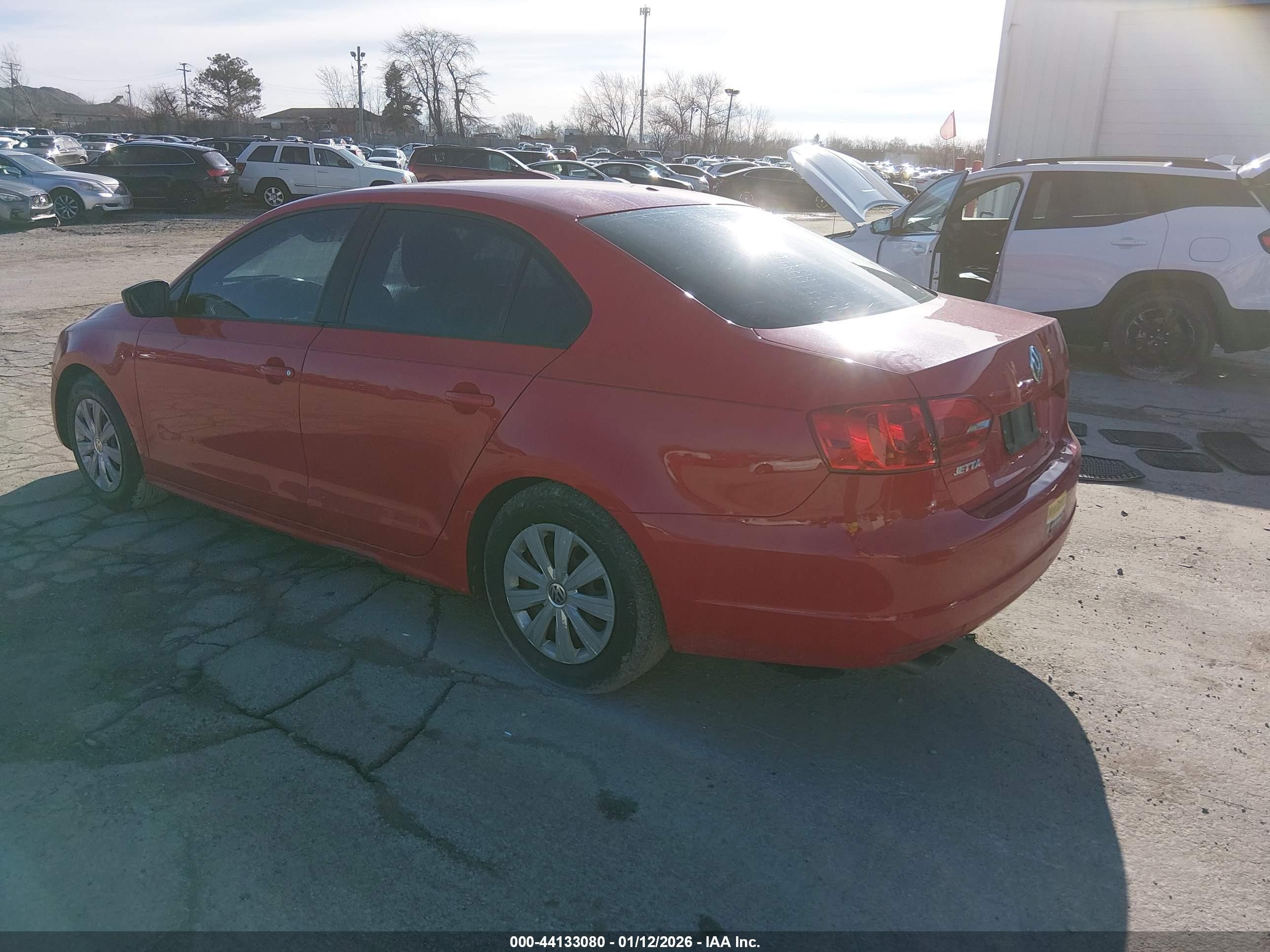 2014 Volkswagen Jetta 2.0l S Red vin: 3VW2K7AJ9EM410610