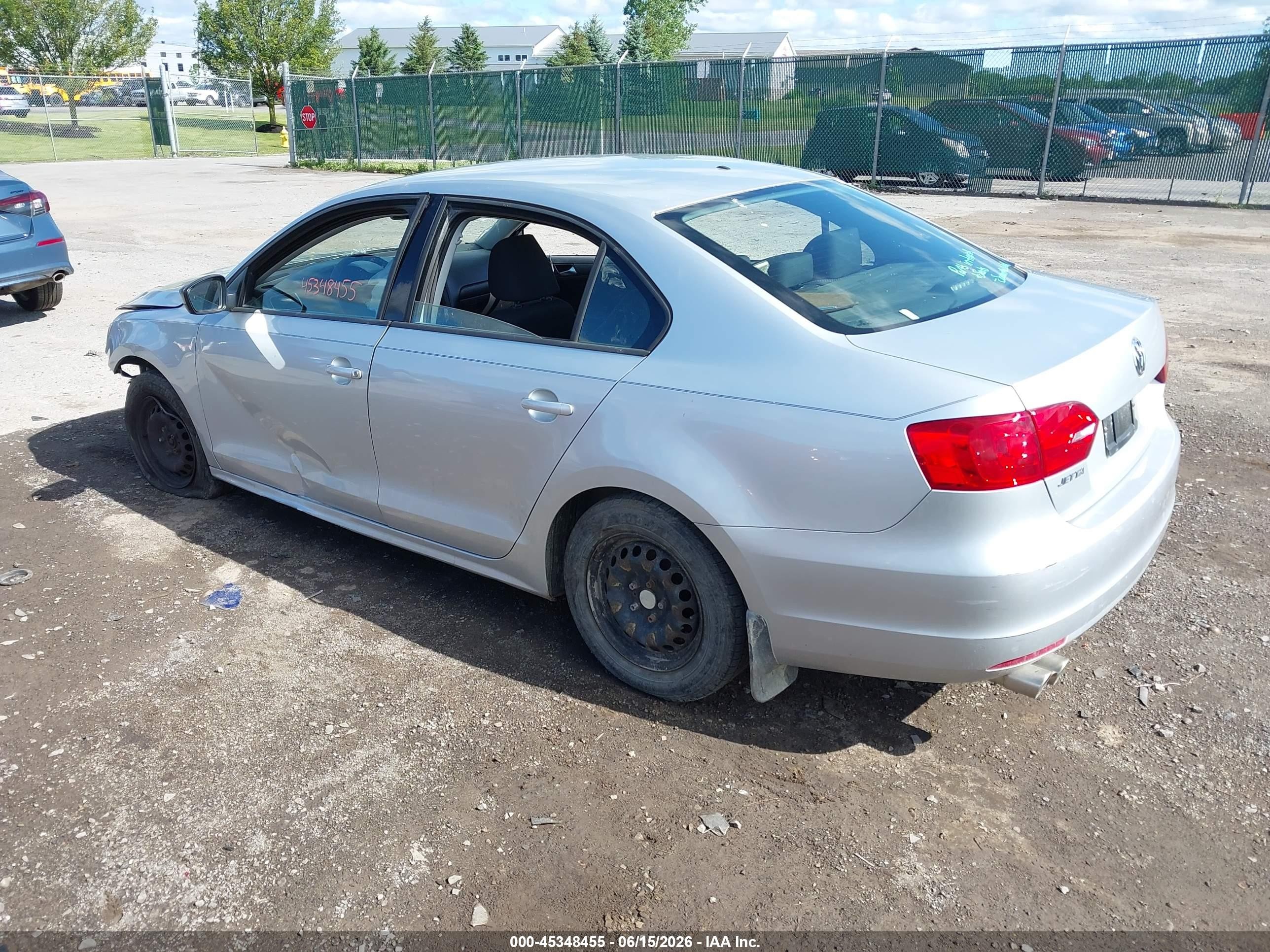 2014 Volkswagen Jetta 2.0l S Silver vin: 3VW2K7AJ9EM421820