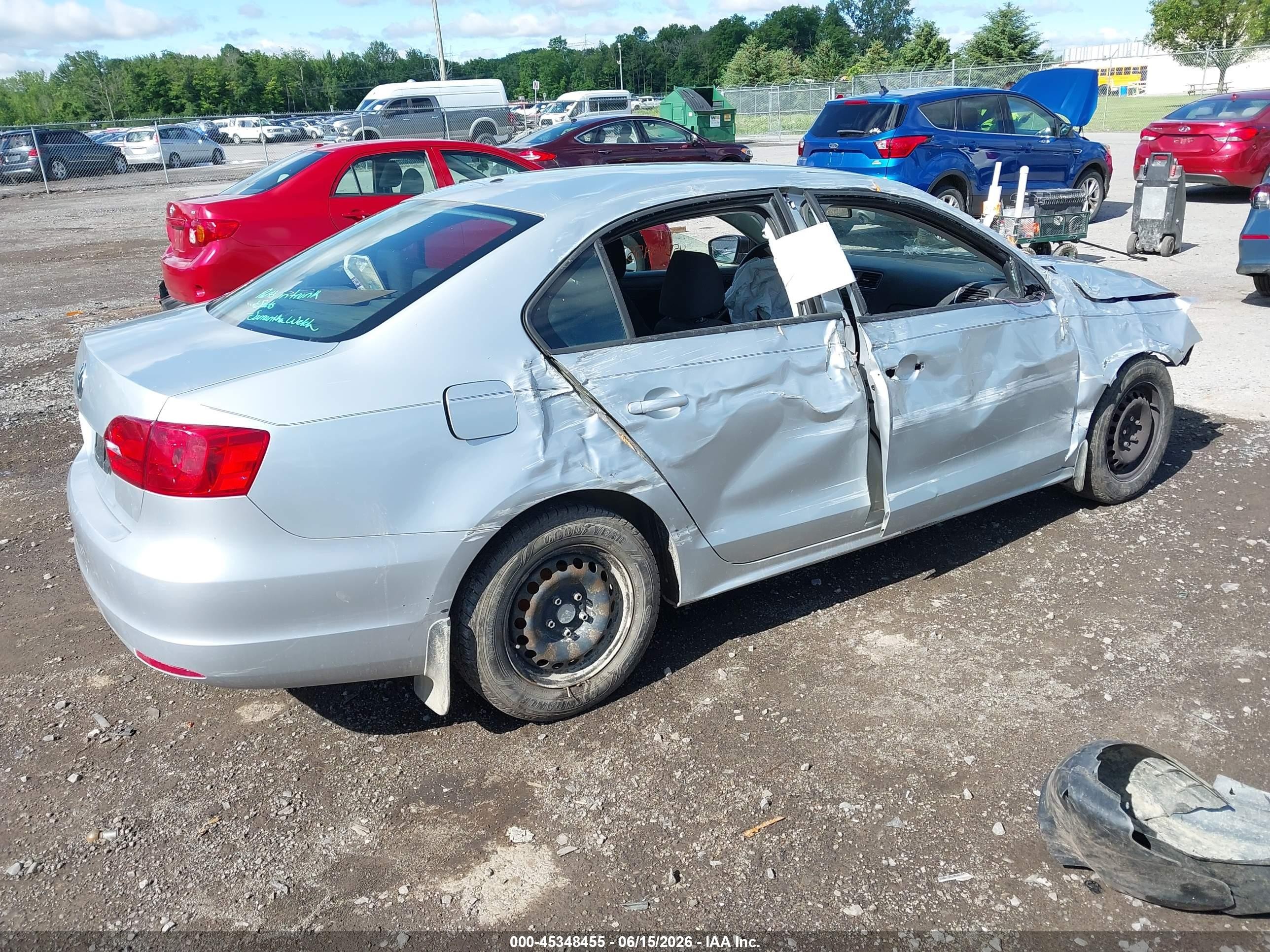 2014 Volkswagen Jetta 2.0l S Silver vin: 3VW2K7AJ9EM421820