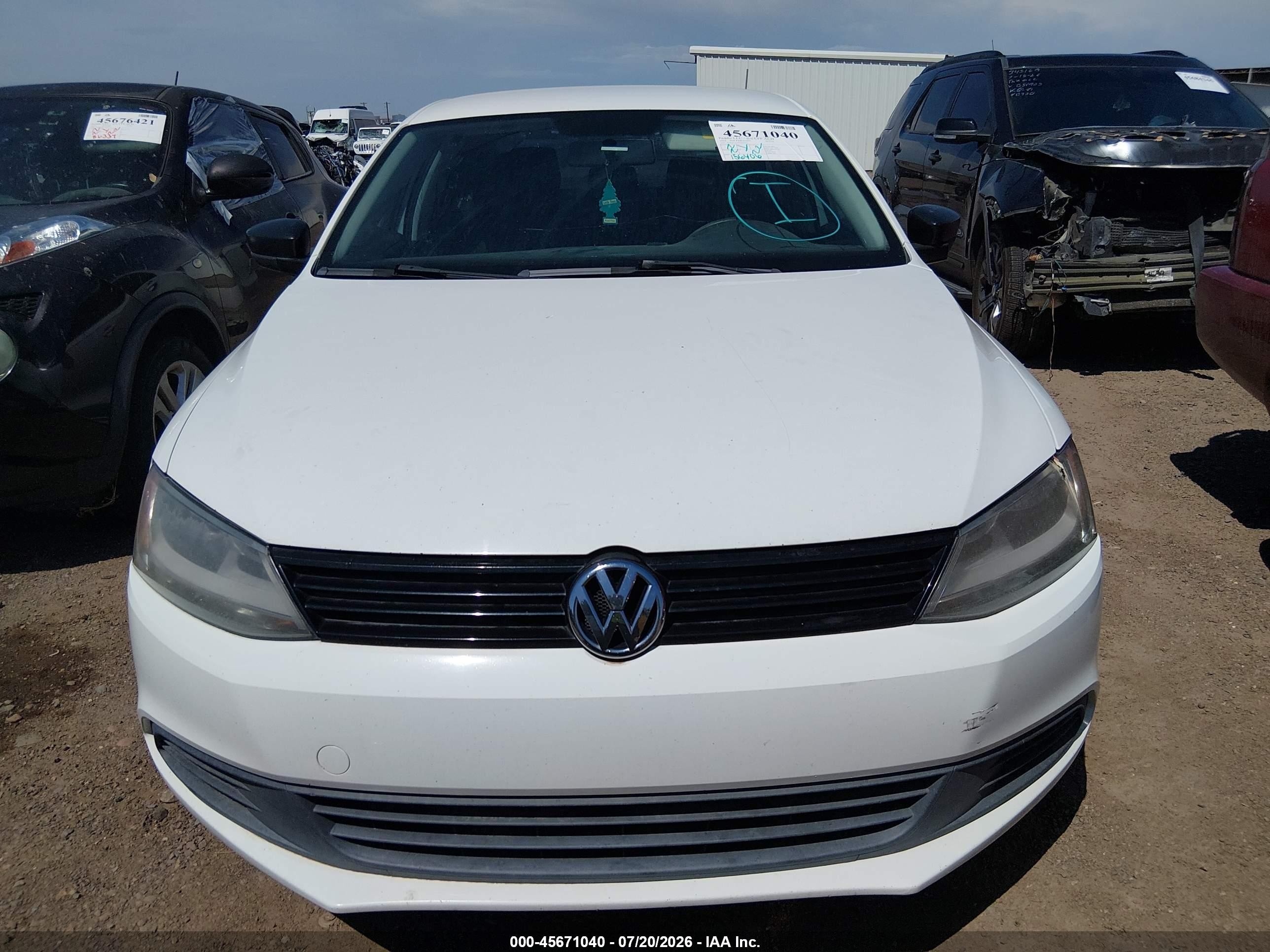 2014 Volkswagen Jetta 2.0l S Белый vin: 3VW2K7AJ9EM424412