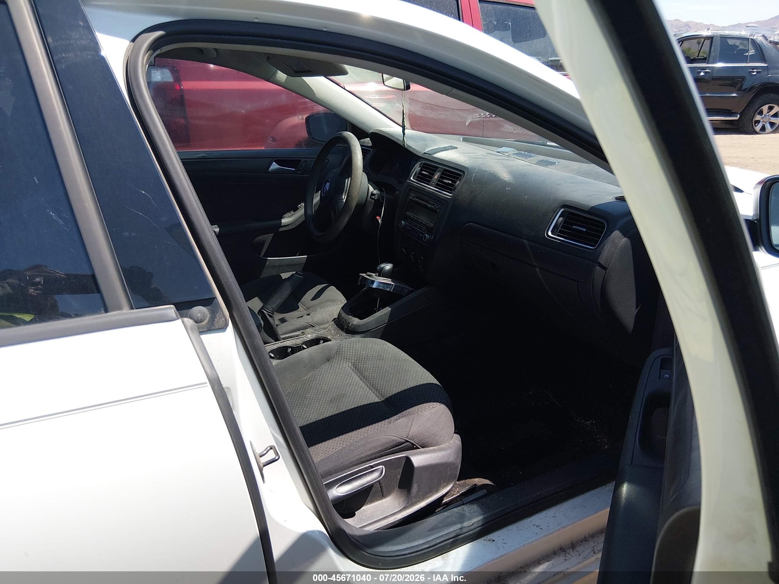 2014 Volkswagen Jetta 2.0l S Белый vin: 3VW2K7AJ9EM424412
