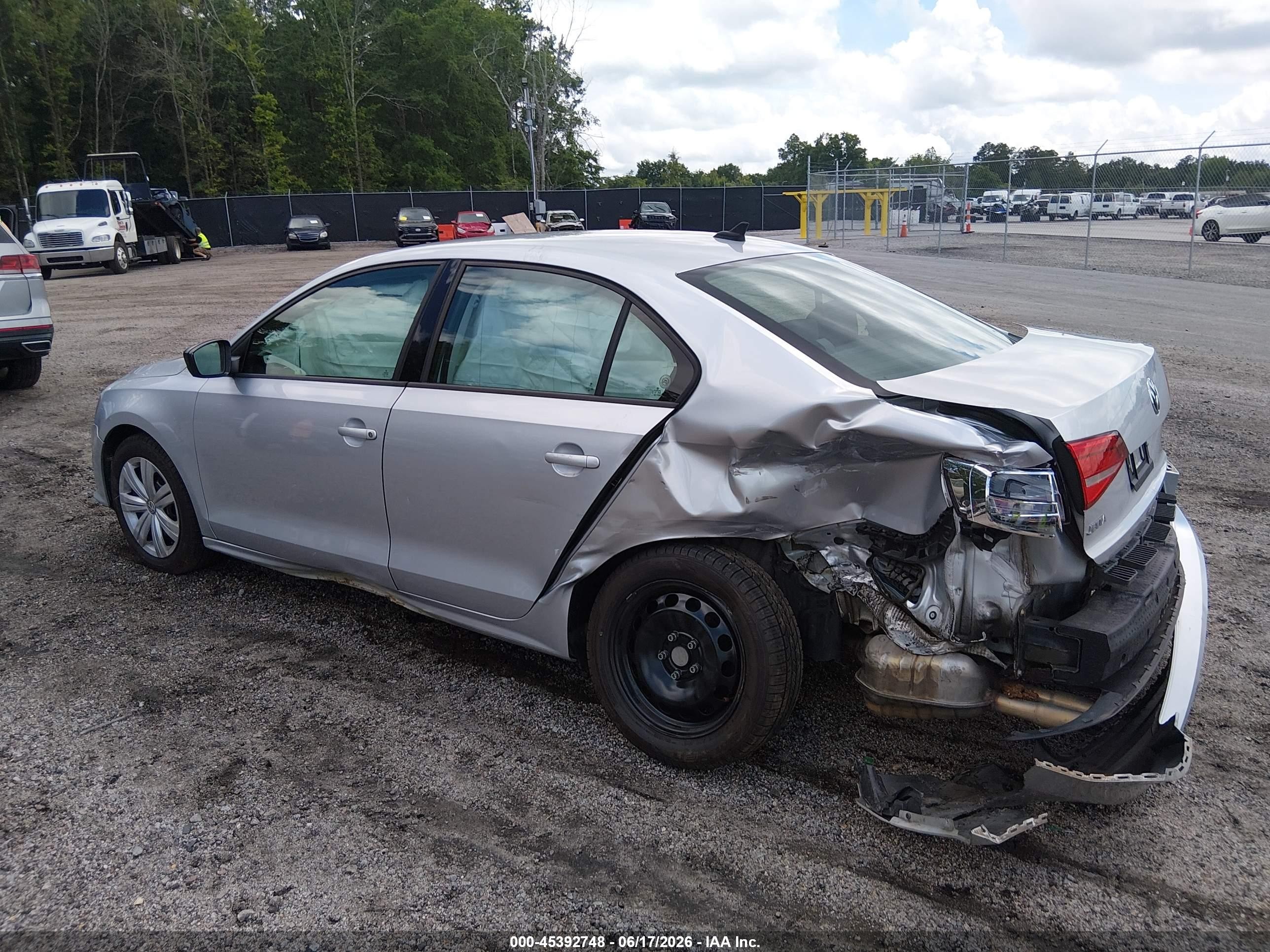 2015 Volkswagen Jetta 2.0l S Silver vin: 3VW2K7AJ9FM210330