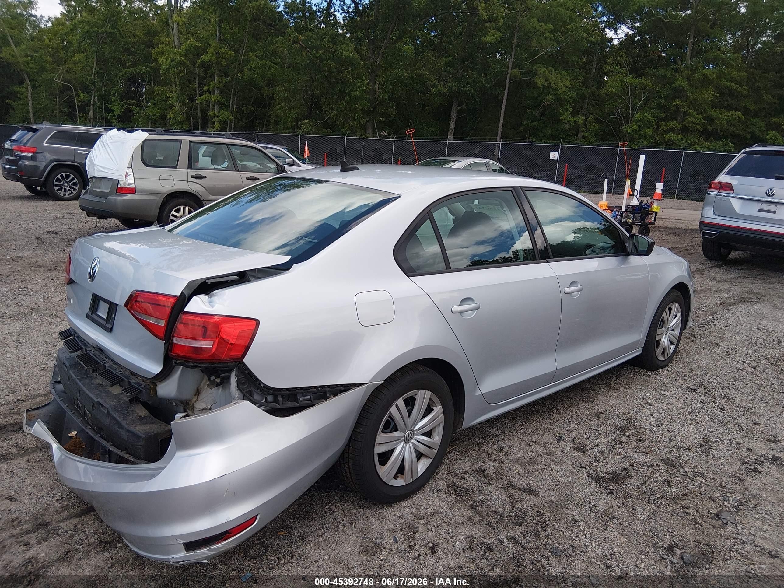 2015 Volkswagen Jetta 2.0l S Silver vin: 3VW2K7AJ9FM210330