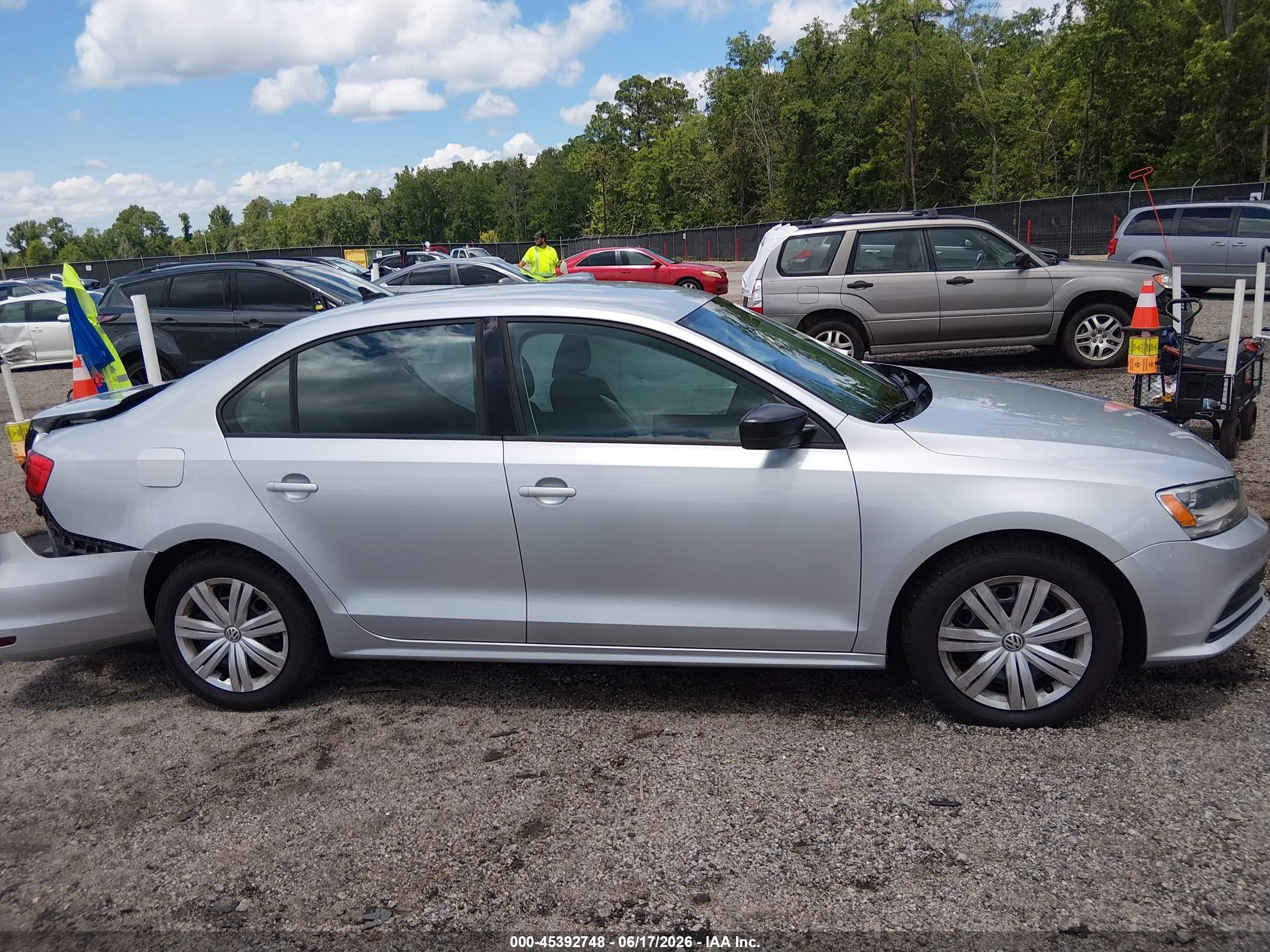 2015 Volkswagen Jetta 2.0l S Silver vin: 3VW2K7AJ9FM210330