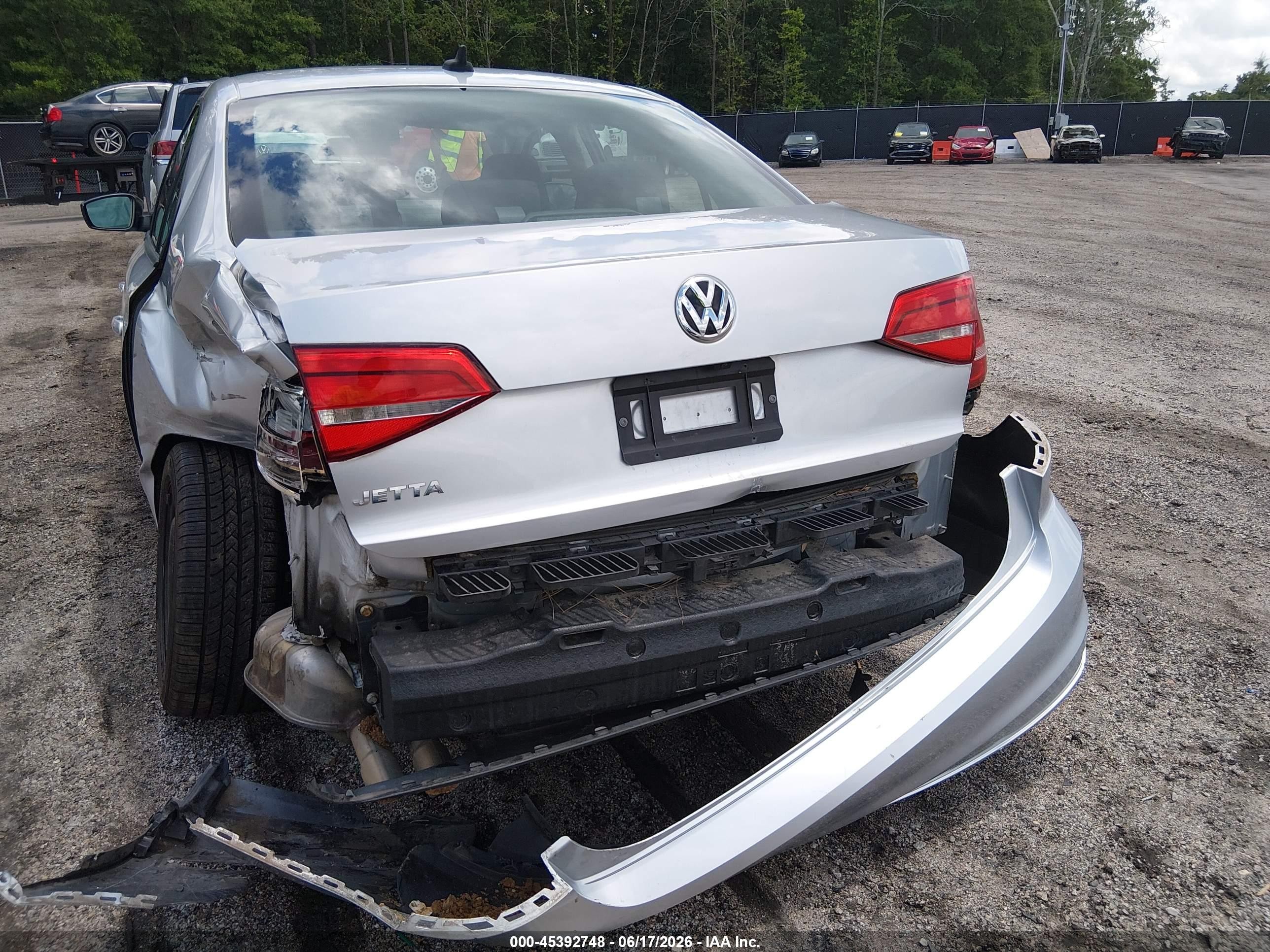 2015 Volkswagen Jetta 2.0l S Silver vin: 3VW2K7AJ9FM210330