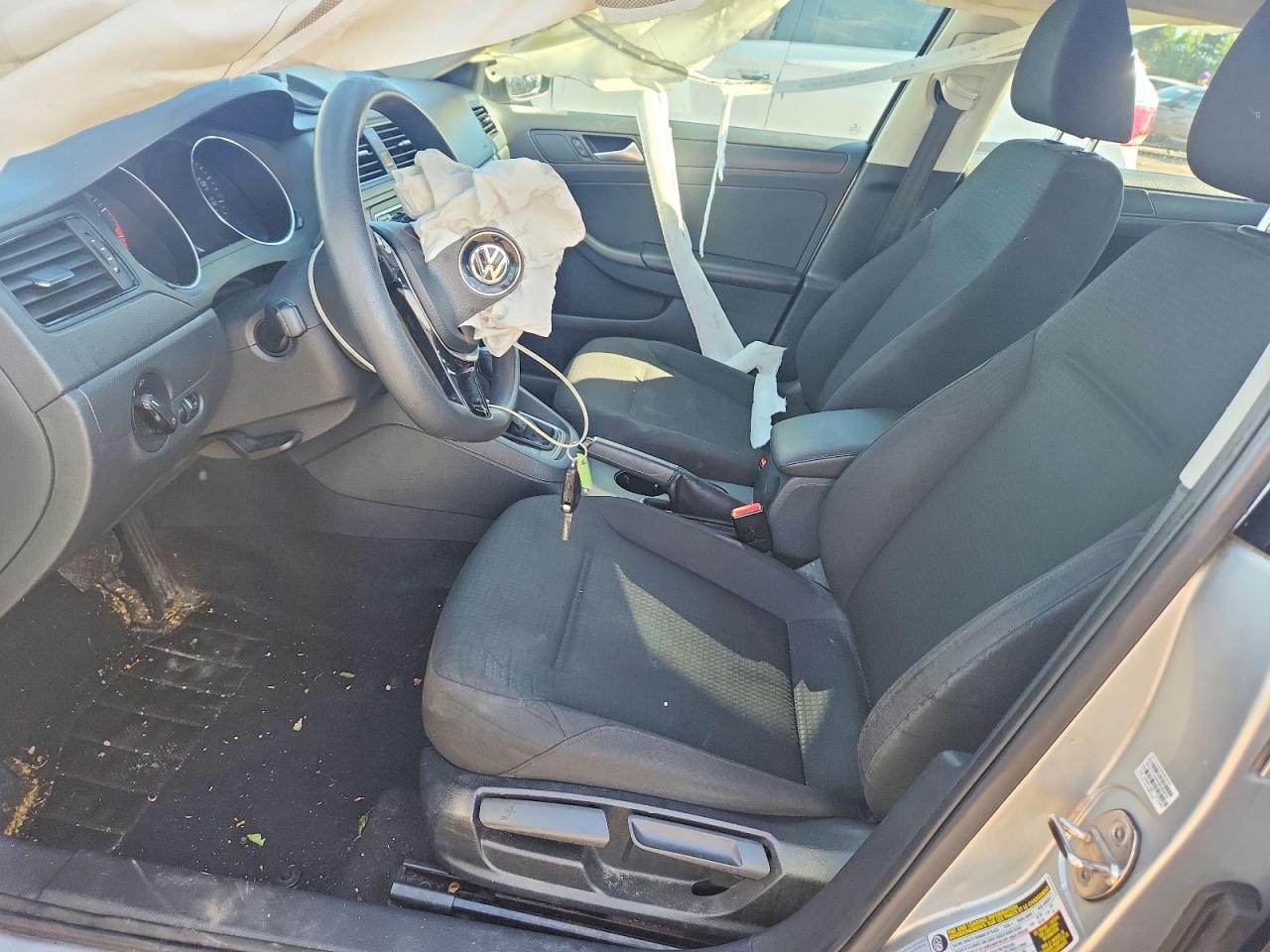 2015 Volkswagen Jetta Base Silver vin: 3VW2K7AJ9FM262377