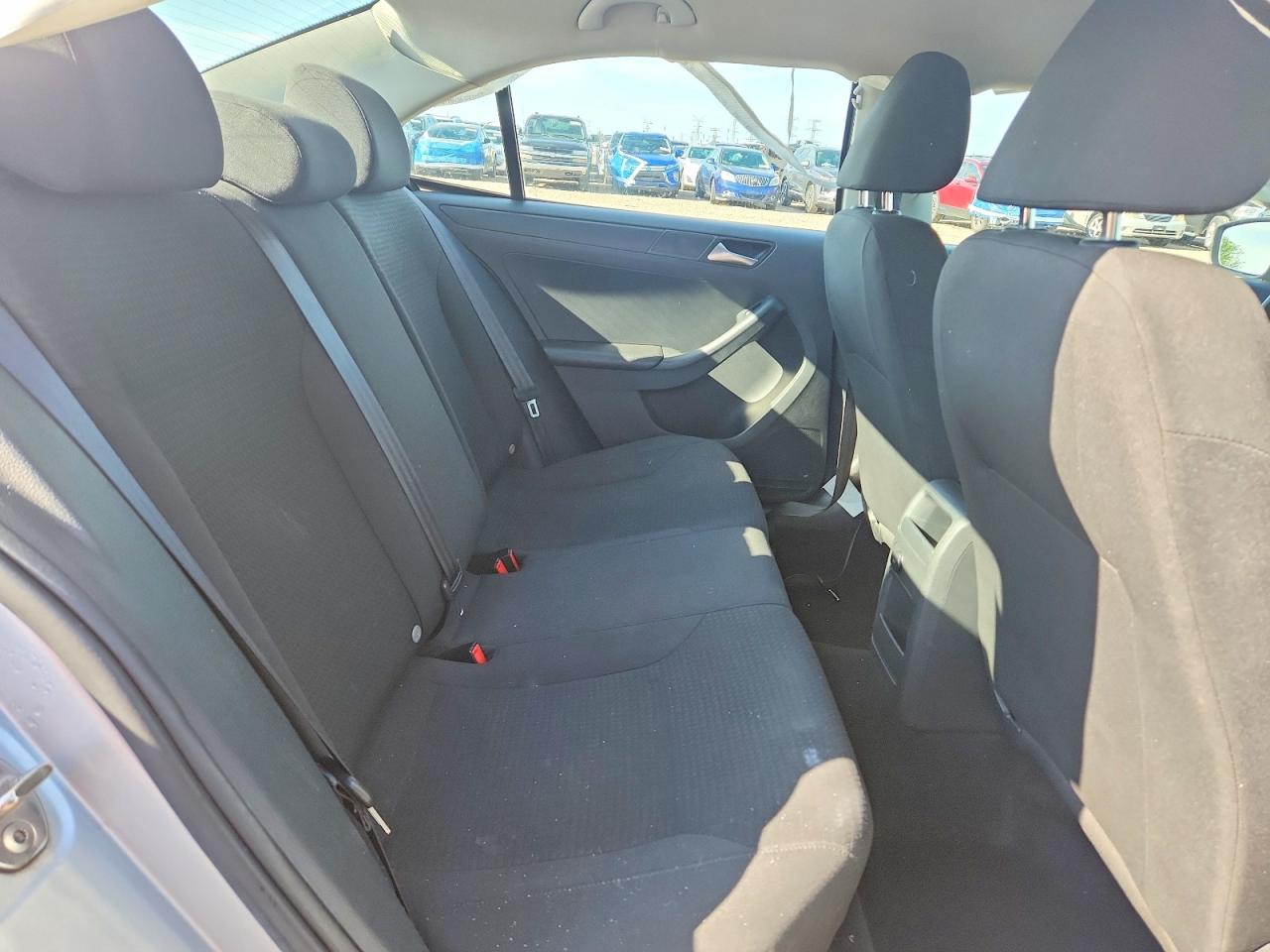 2015 Volkswagen Jetta Base Silver vin: 3VW2K7AJ9FM262377