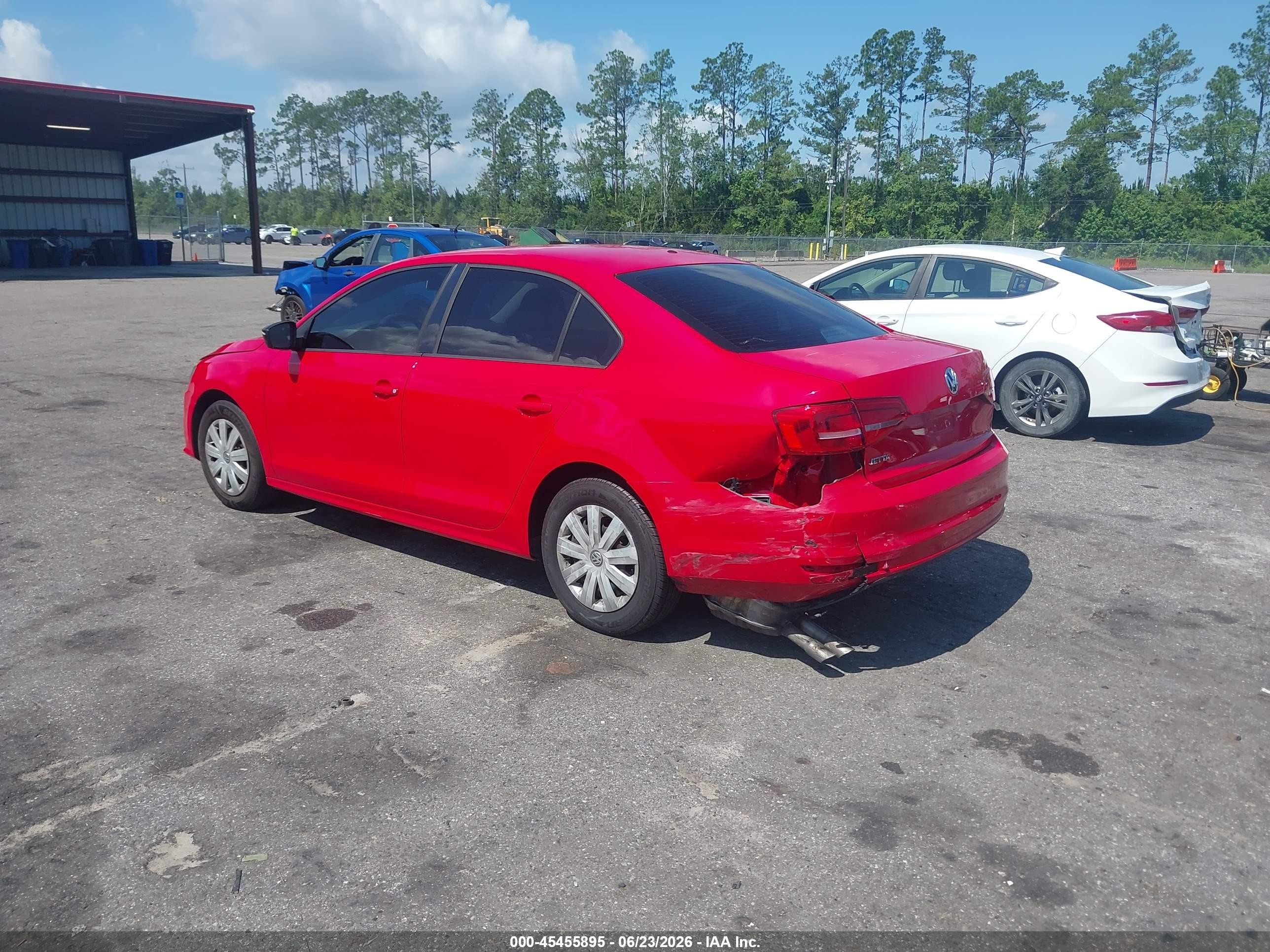 2015 Volkswagen Jetta 2.0l S Красный vin: 3VW2K7AJ9FM343668