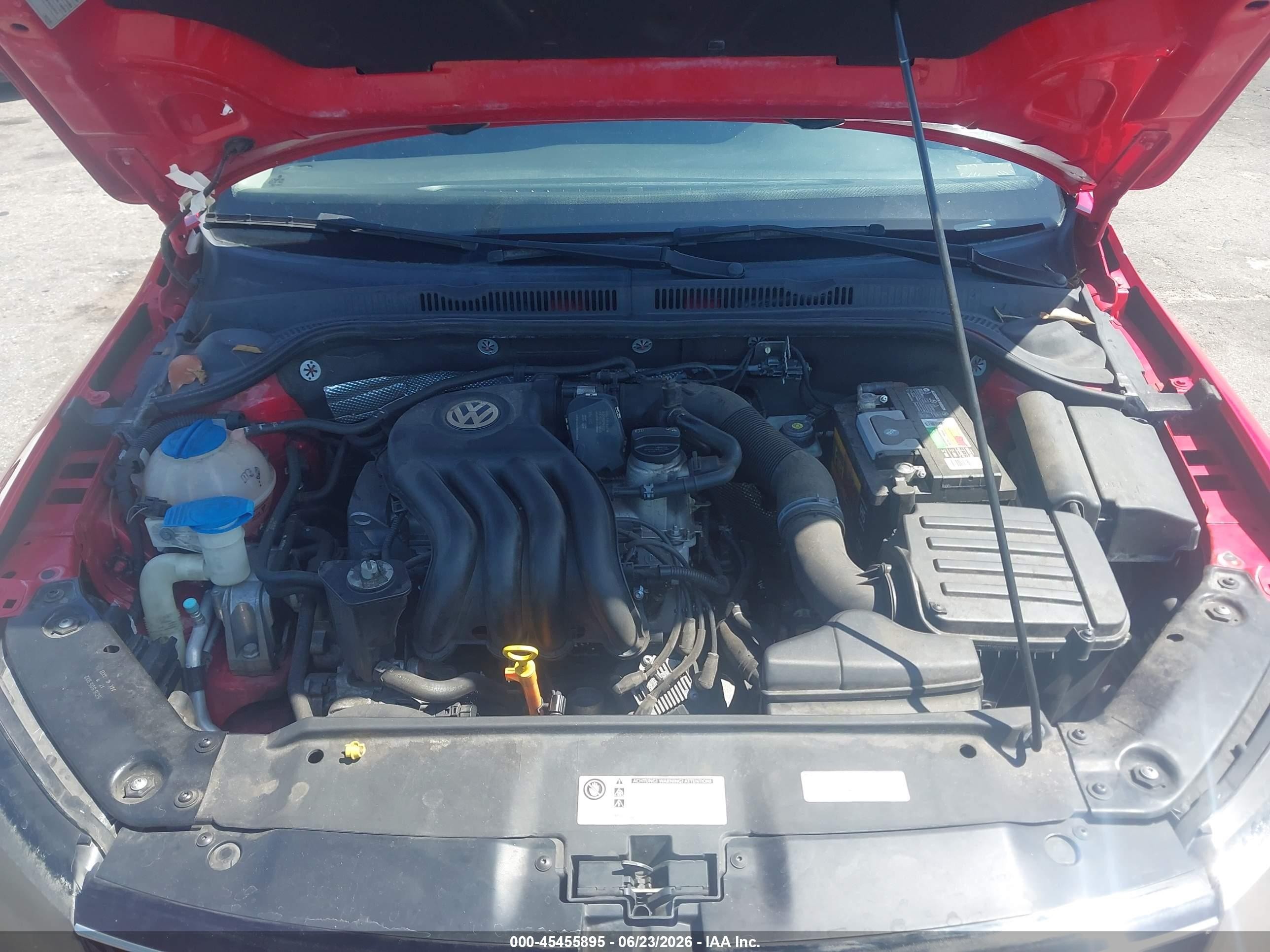 2015 Volkswagen Jetta 2.0l S Красный vin: 3VW2K7AJ9FM343668