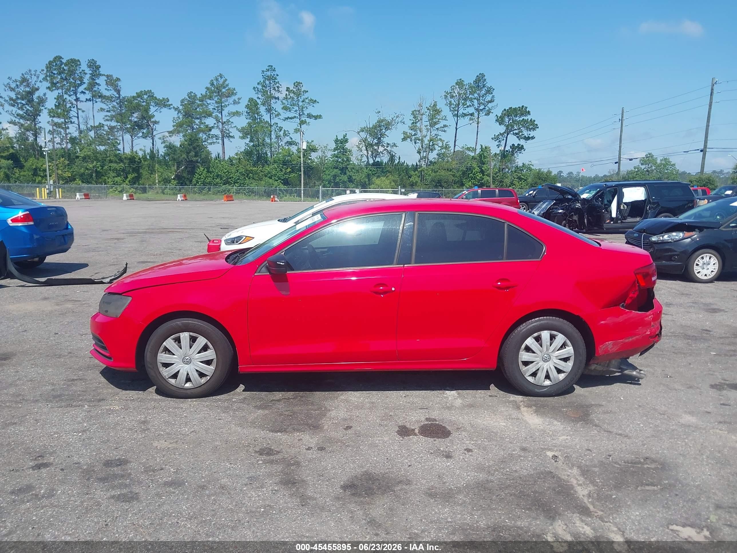 2015 Volkswagen Jetta 2.0l S Красный vin: 3VW2K7AJ9FM343668