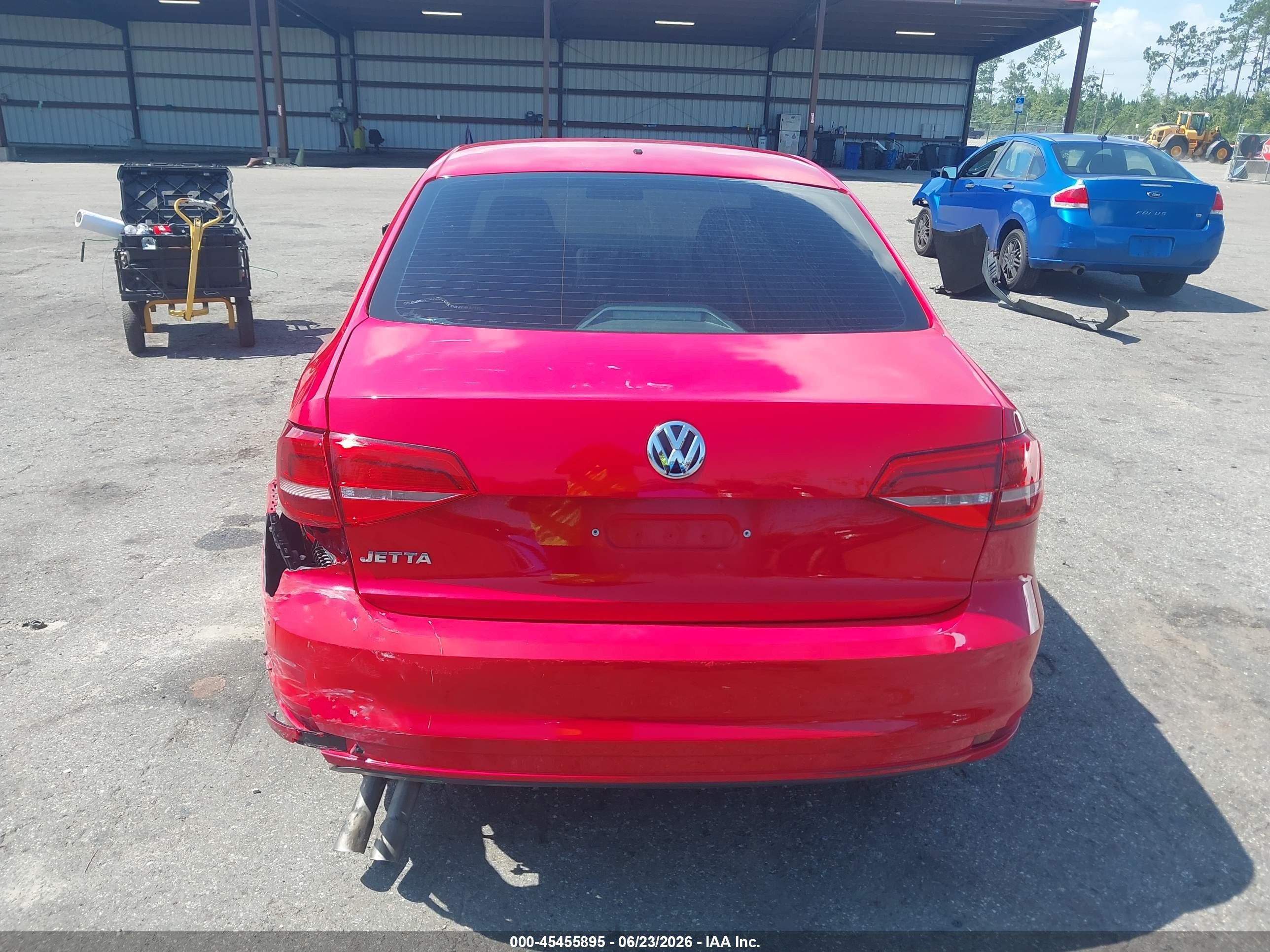 2015 Volkswagen Jetta 2.0l S Красный vin: 3VW2K7AJ9FM343668