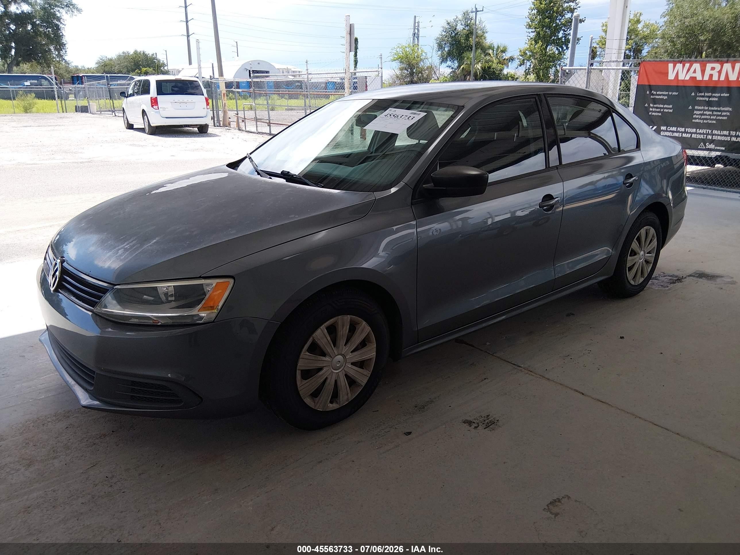 2011 Volkswagen Jetta 2.0l S Gray vin: 3VW2K7AJXBM378181