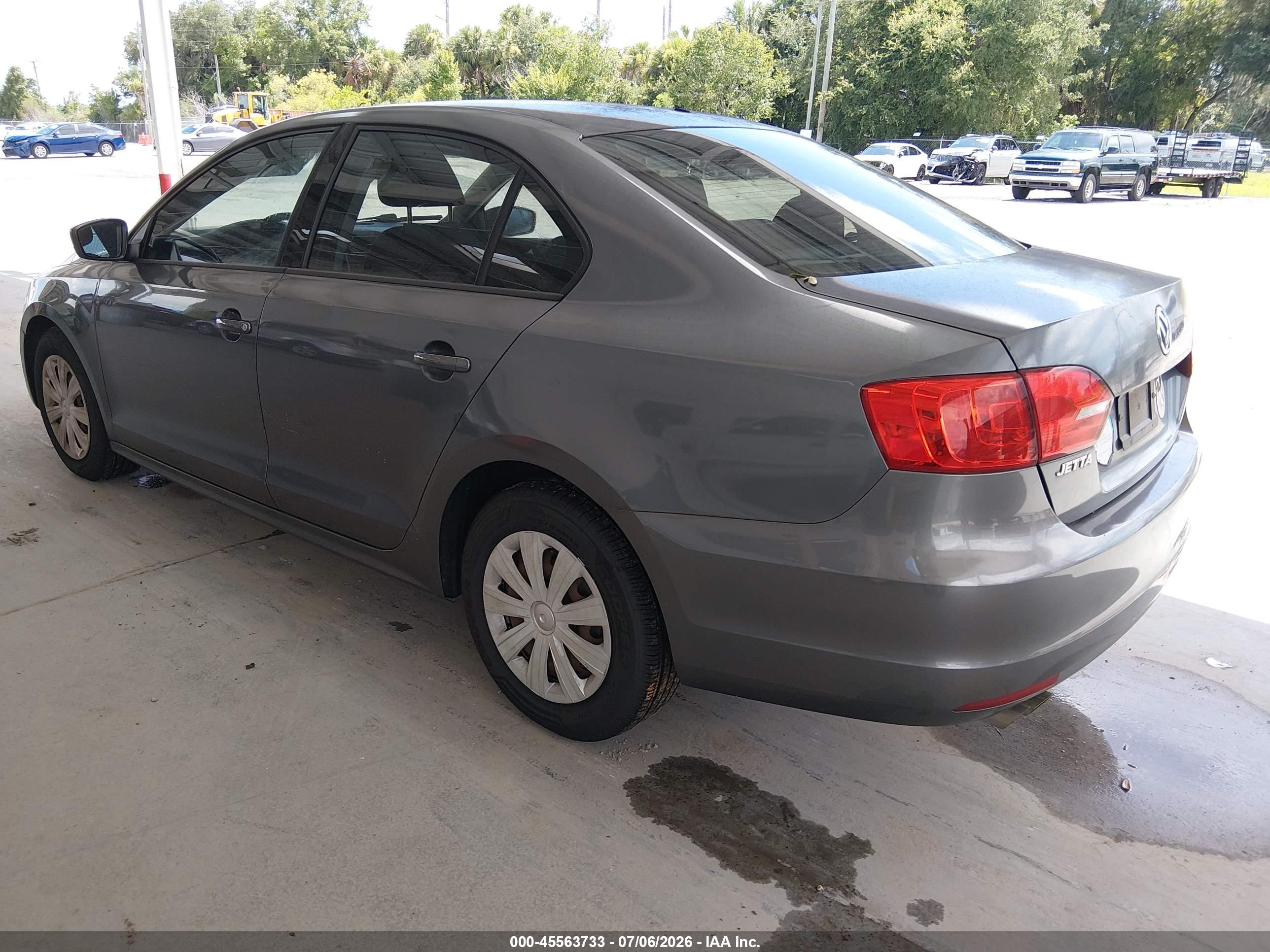 2011 Volkswagen Jetta 2.0l S Gray vin: 3VW2K7AJXBM378181