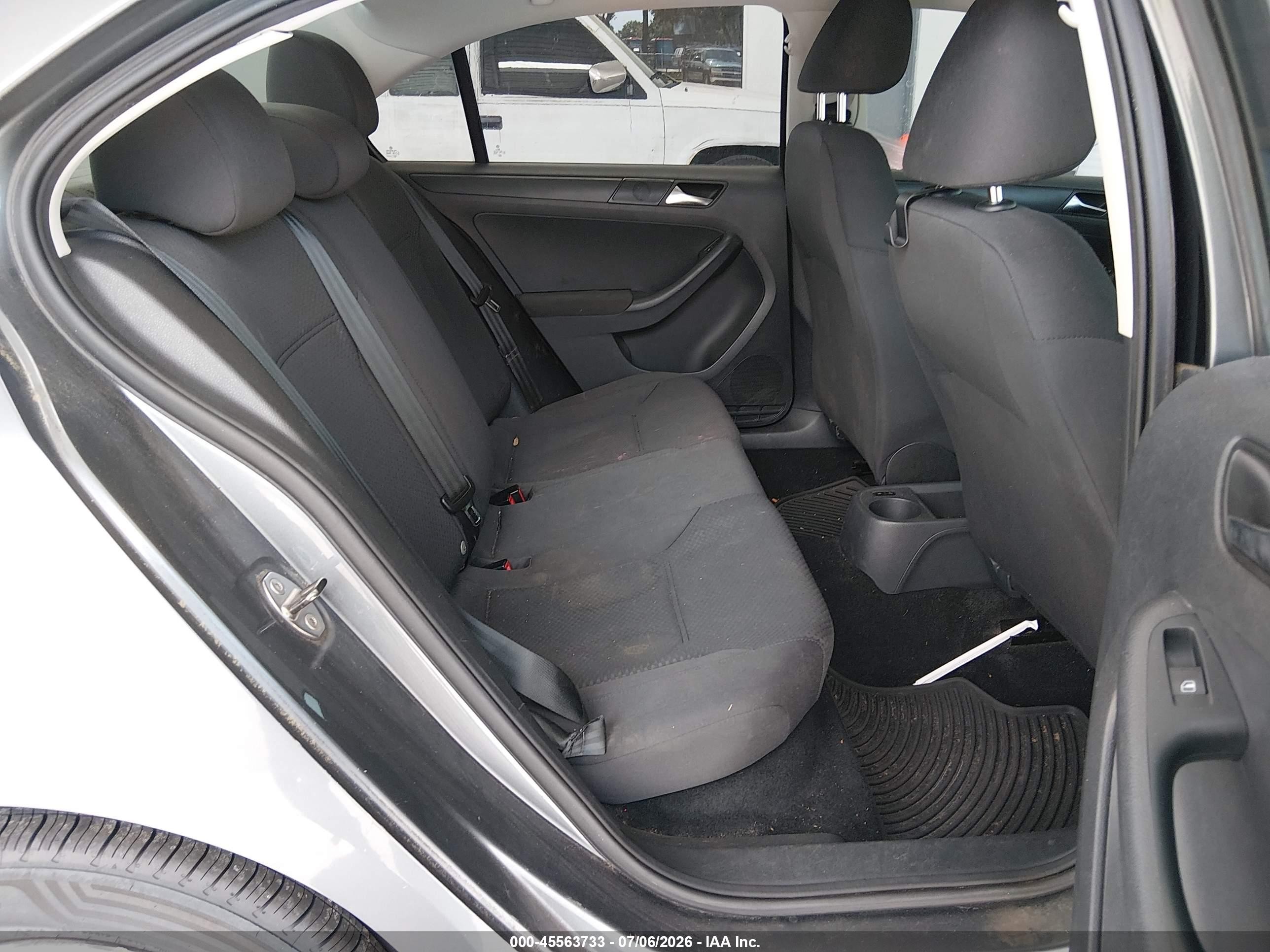 2011 Volkswagen Jetta 2.0l S Gray vin: 3VW2K7AJXBM378181