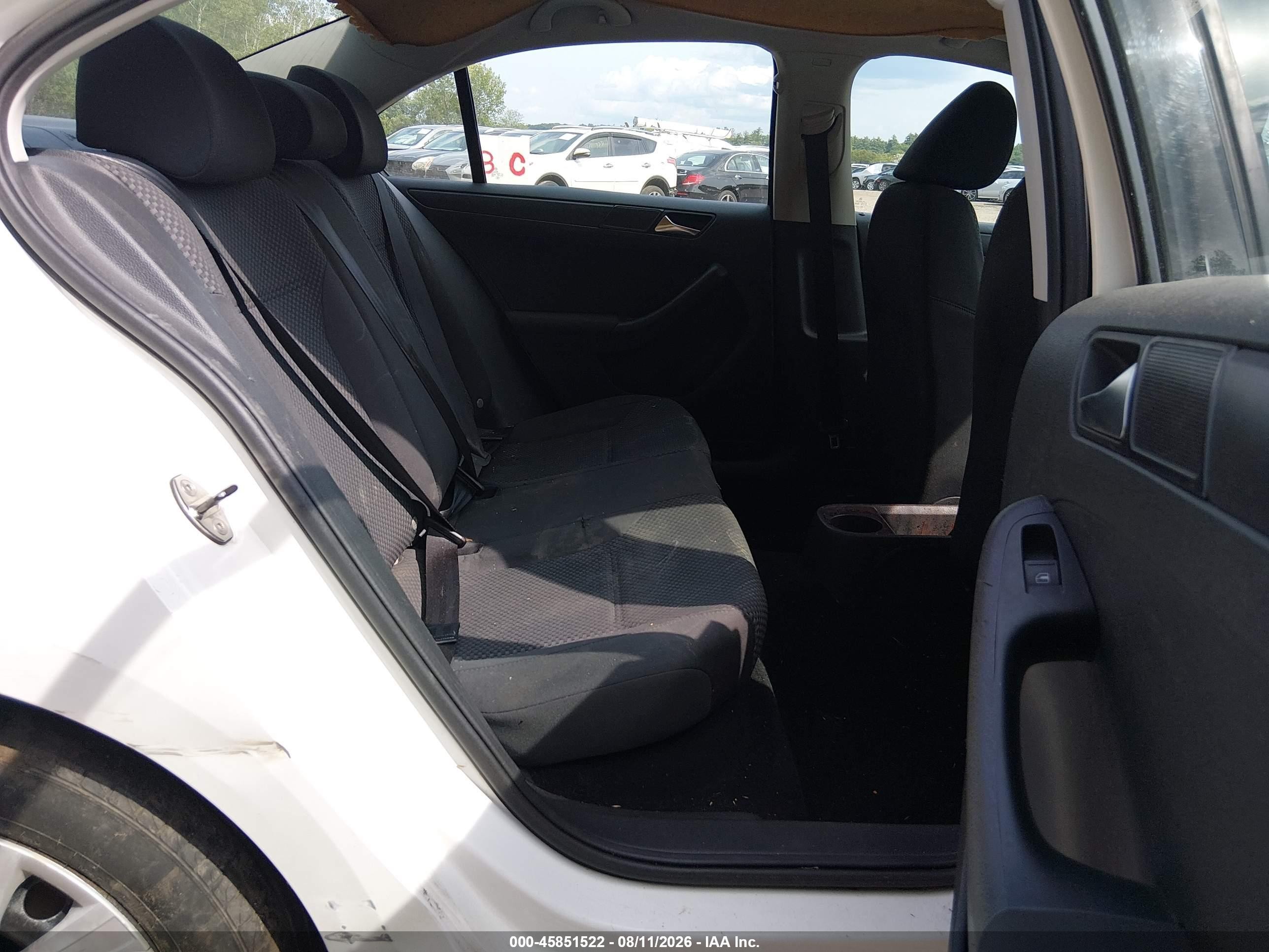 2011 Volkswagen Jetta 2.0l S Белый vin: 3VW2K7AJXBM380593