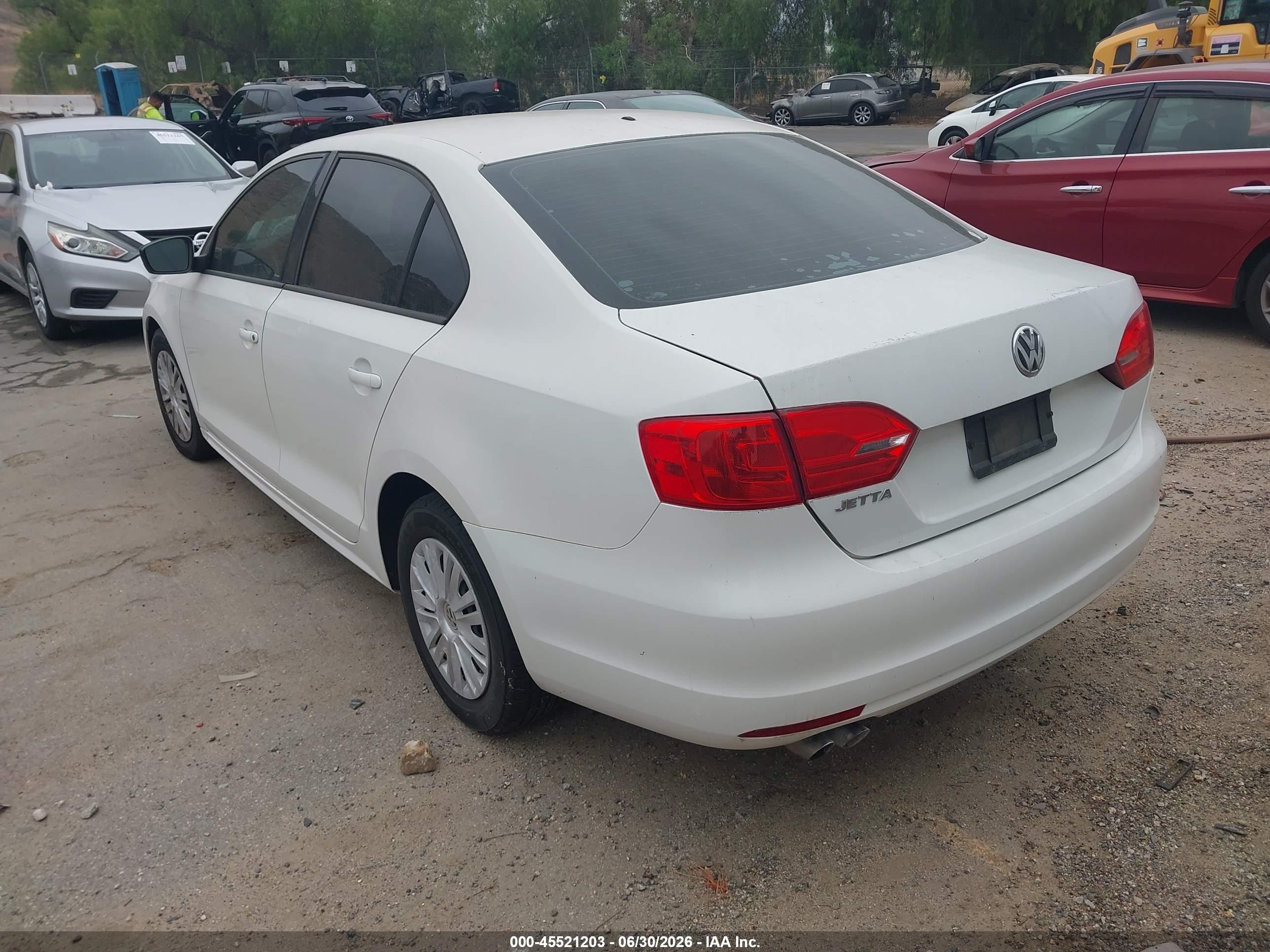 2012 Volkswagen Jetta 2.0l S White vin: 3VW2K7AJXCM316586