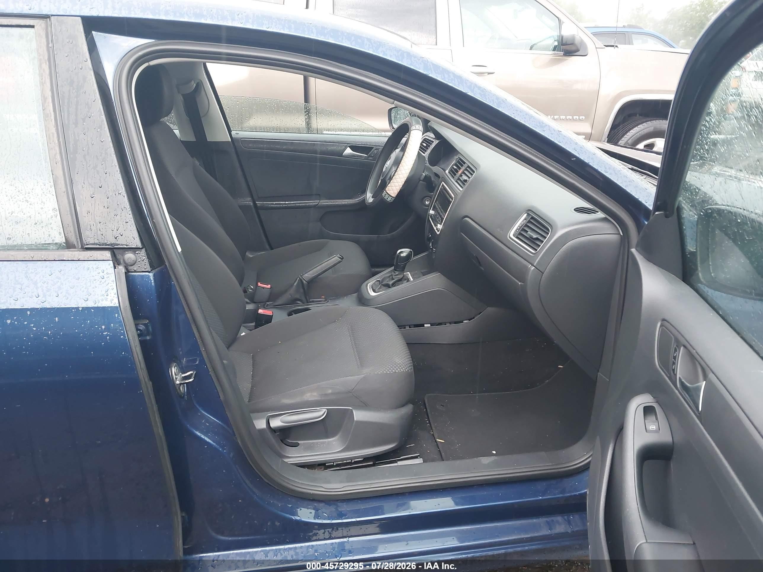2013 Volkswagen Jetta 2.0l S Blue vin: 3VW2K7AJXDM206770