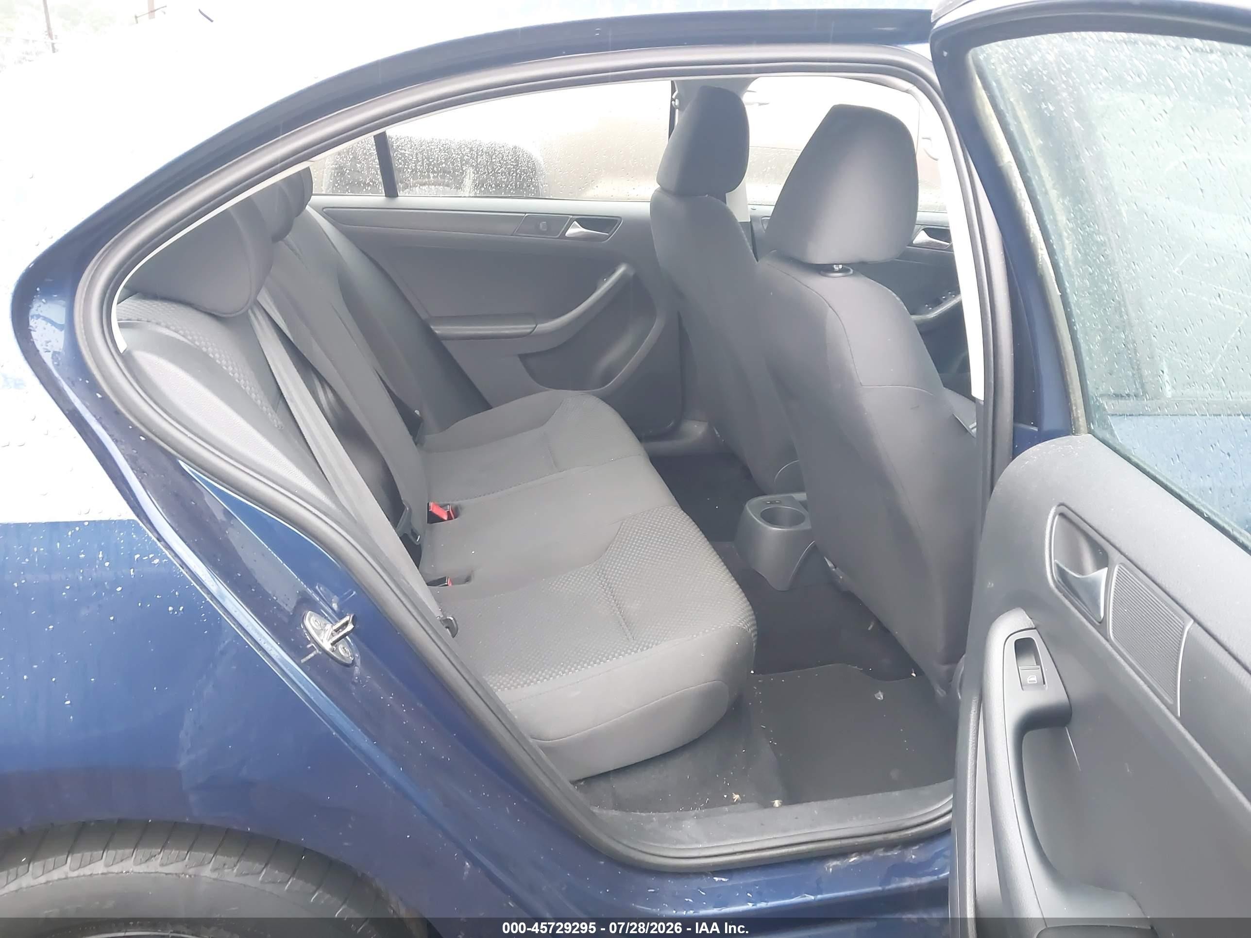 2013 Volkswagen Jetta 2.0l S Blue vin: 3VW2K7AJXDM206770