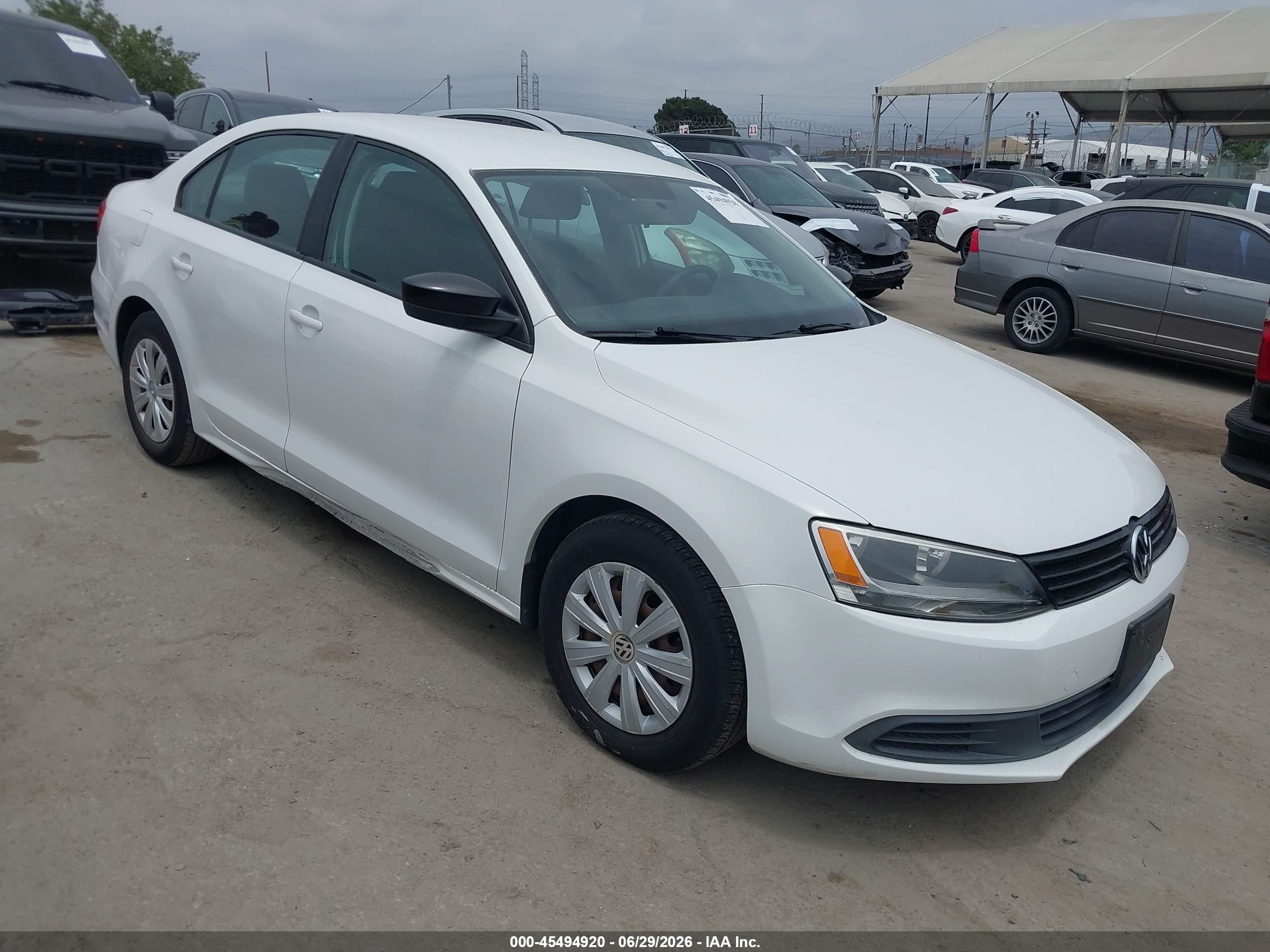 2013 Volkswagen Jetta 2.0l S White vin: 3VW2K7AJXDM208731