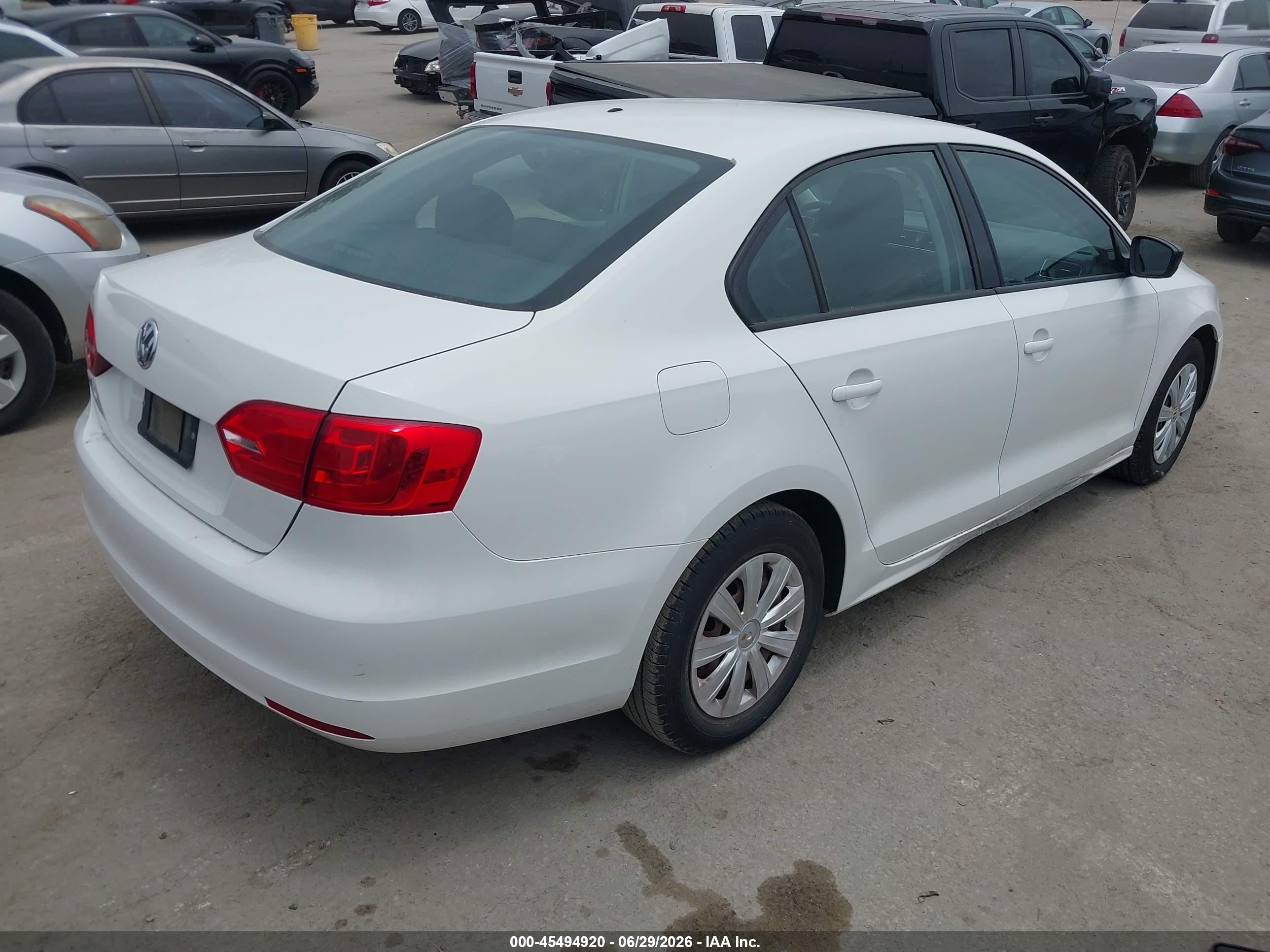 2013 Volkswagen Jetta 2.0l S Белый vin: 3VW2K7AJXDM208731