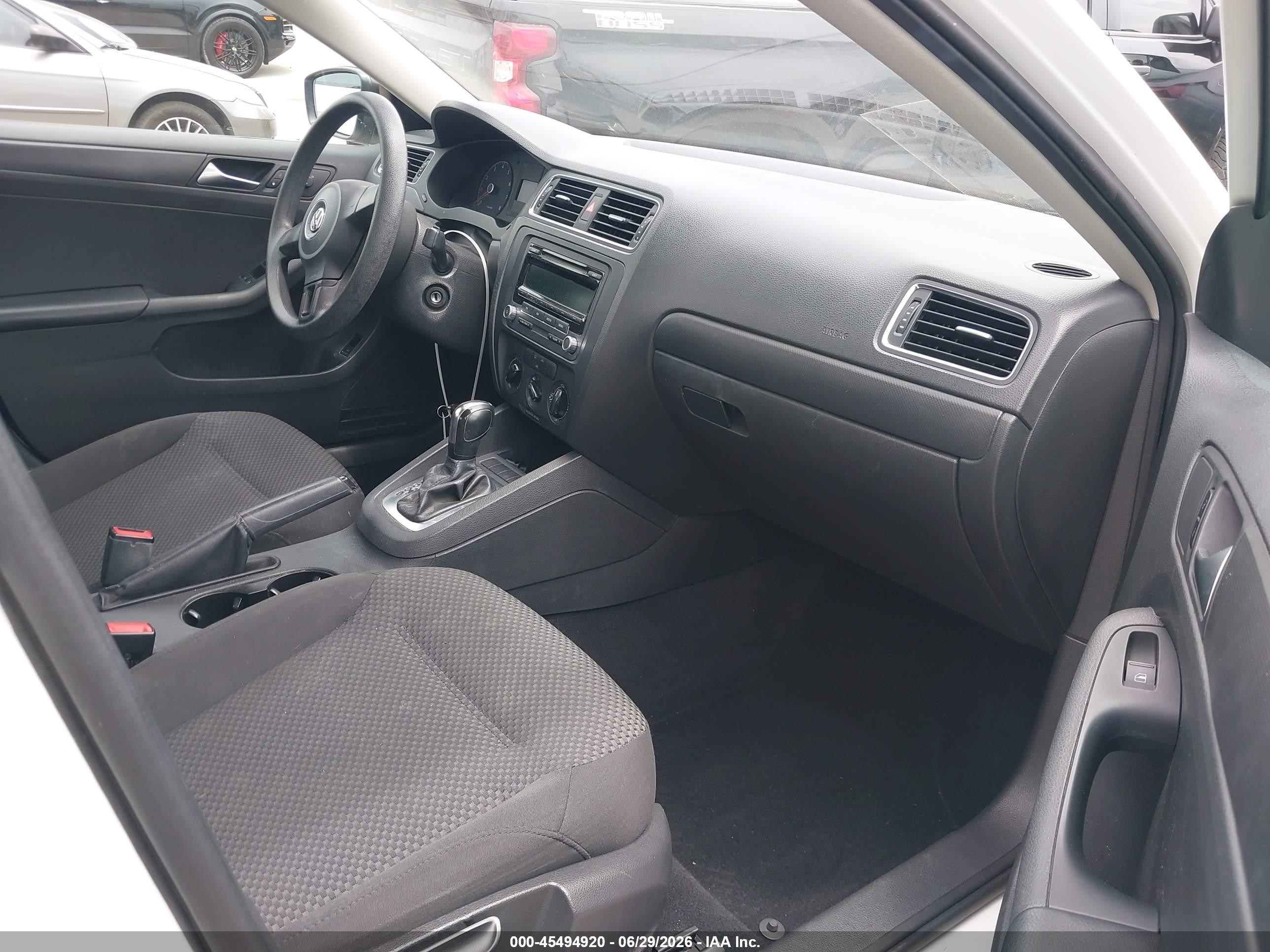 2013 Volkswagen Jetta 2.0l S Белый vin: 3VW2K7AJXDM208731