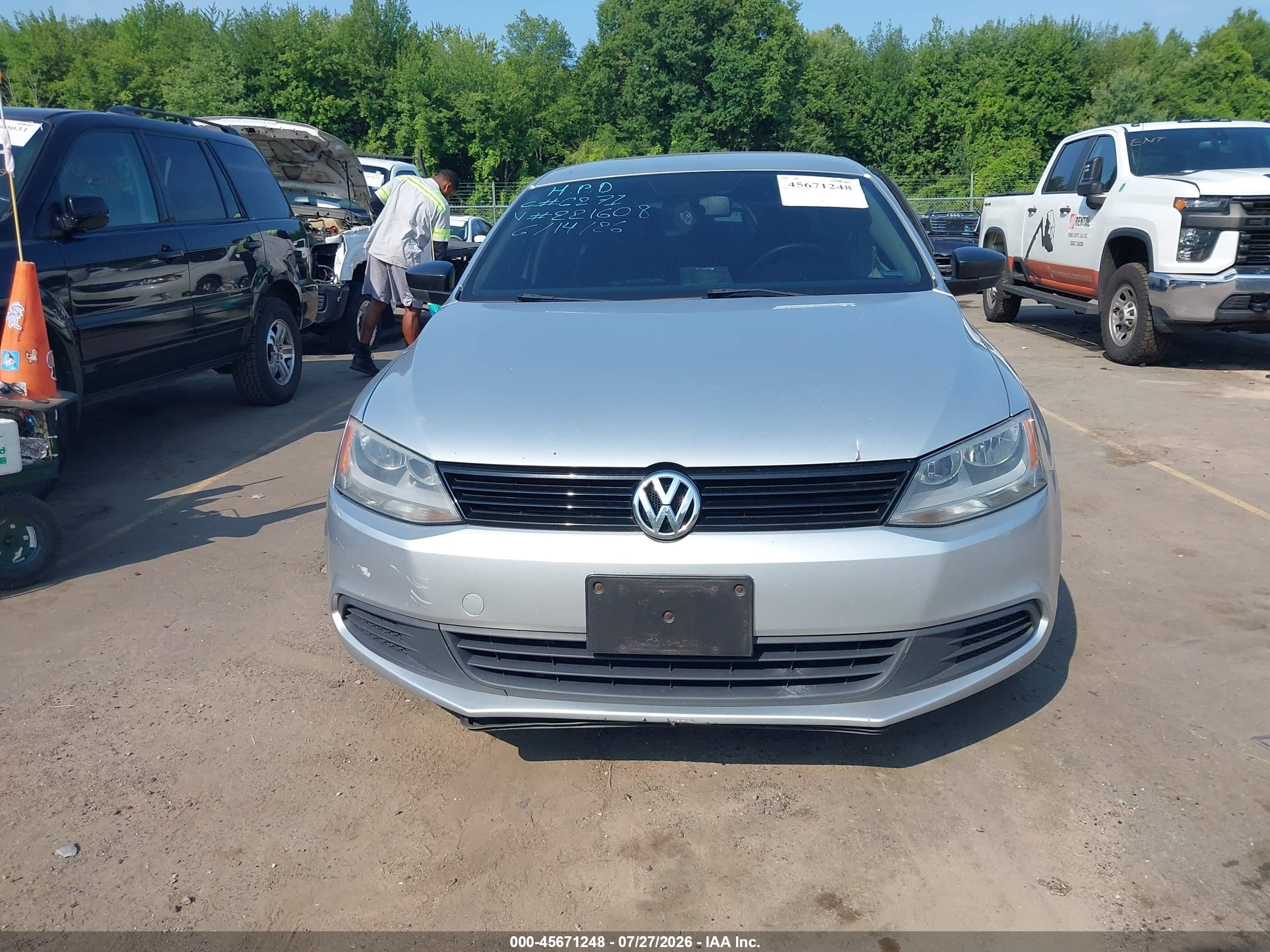 2013 Volkswagen Jetta 2.0l S Silver vin: 3VW2K7AJXDM221608