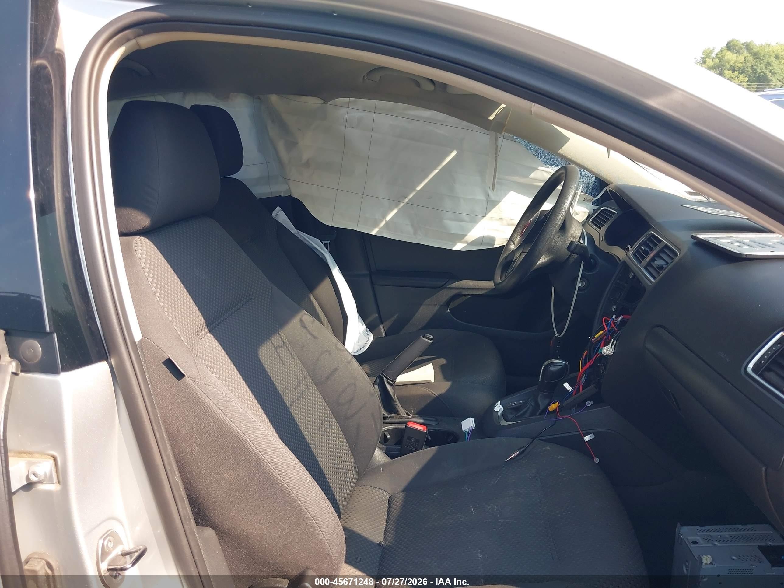 2013 Volkswagen Jetta 2.0l S Silver vin: 3VW2K7AJXDM221608