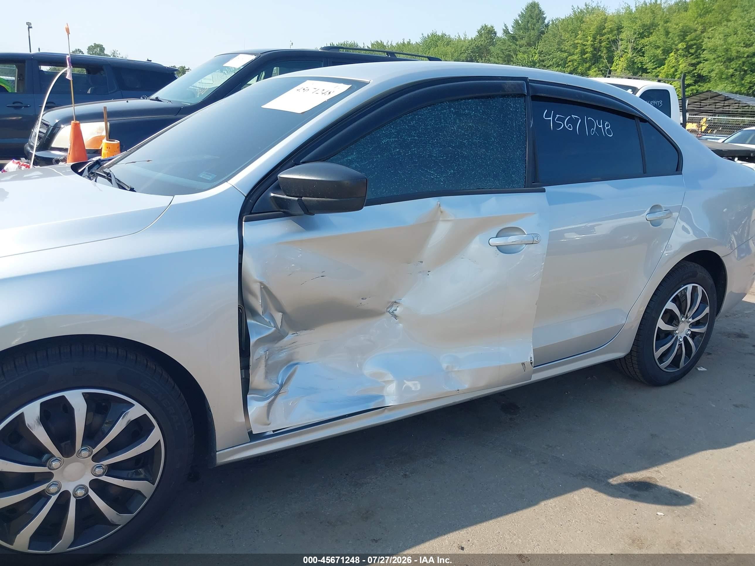 2013 Volkswagen Jetta 2.0l S Silver vin: 3VW2K7AJXDM221608